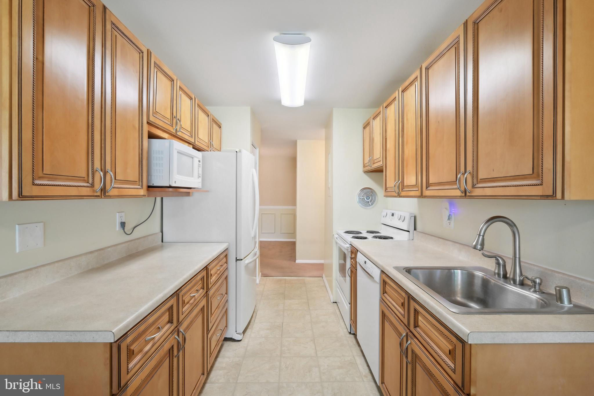 458 GIRARD #104 STREET