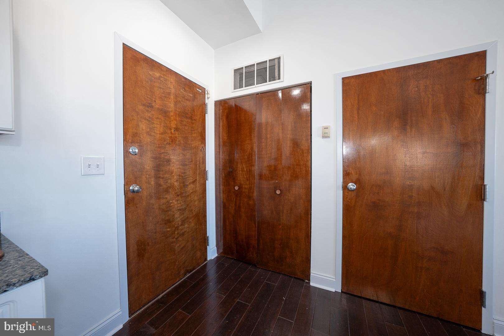 SOCIETY HILL - Residential