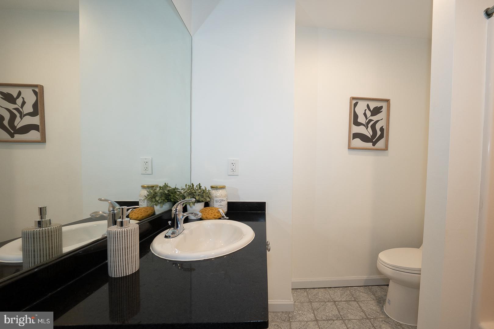 SOCIETY HILL - Residential