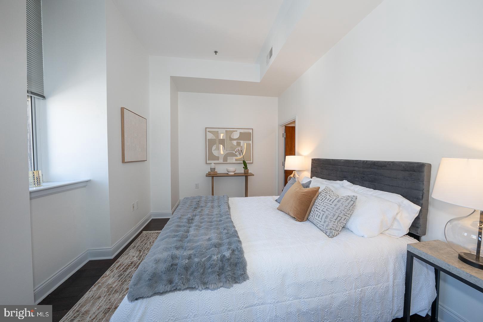 SOCIETY HILL - Residential