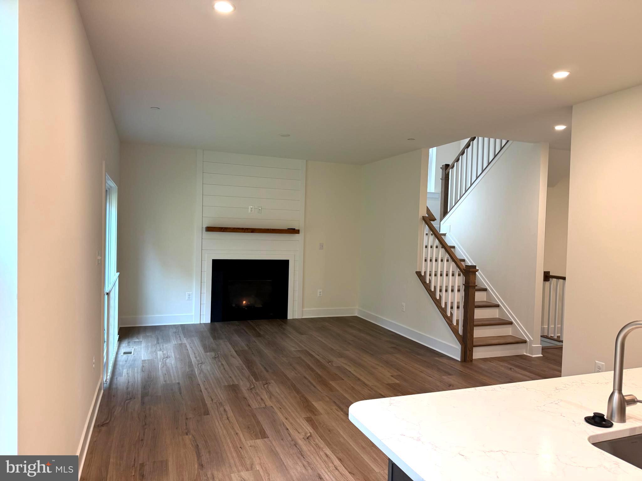 SABRINA PARK - Residential