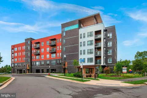 44691 Wellfleet Drive Unit 308, Ashburn, VA MLS: VALO2114042