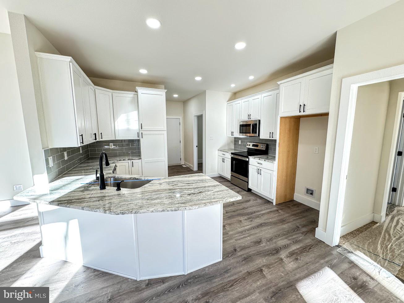 EAGLE ROCK RESORT - Residential