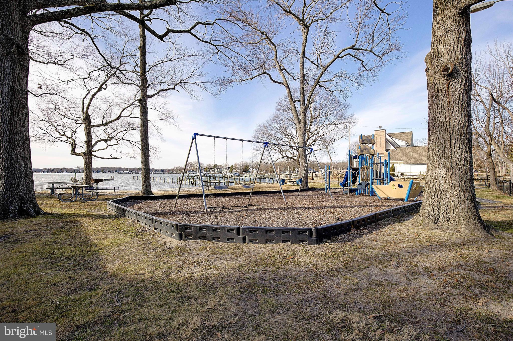 AVALON SHORES - Residential