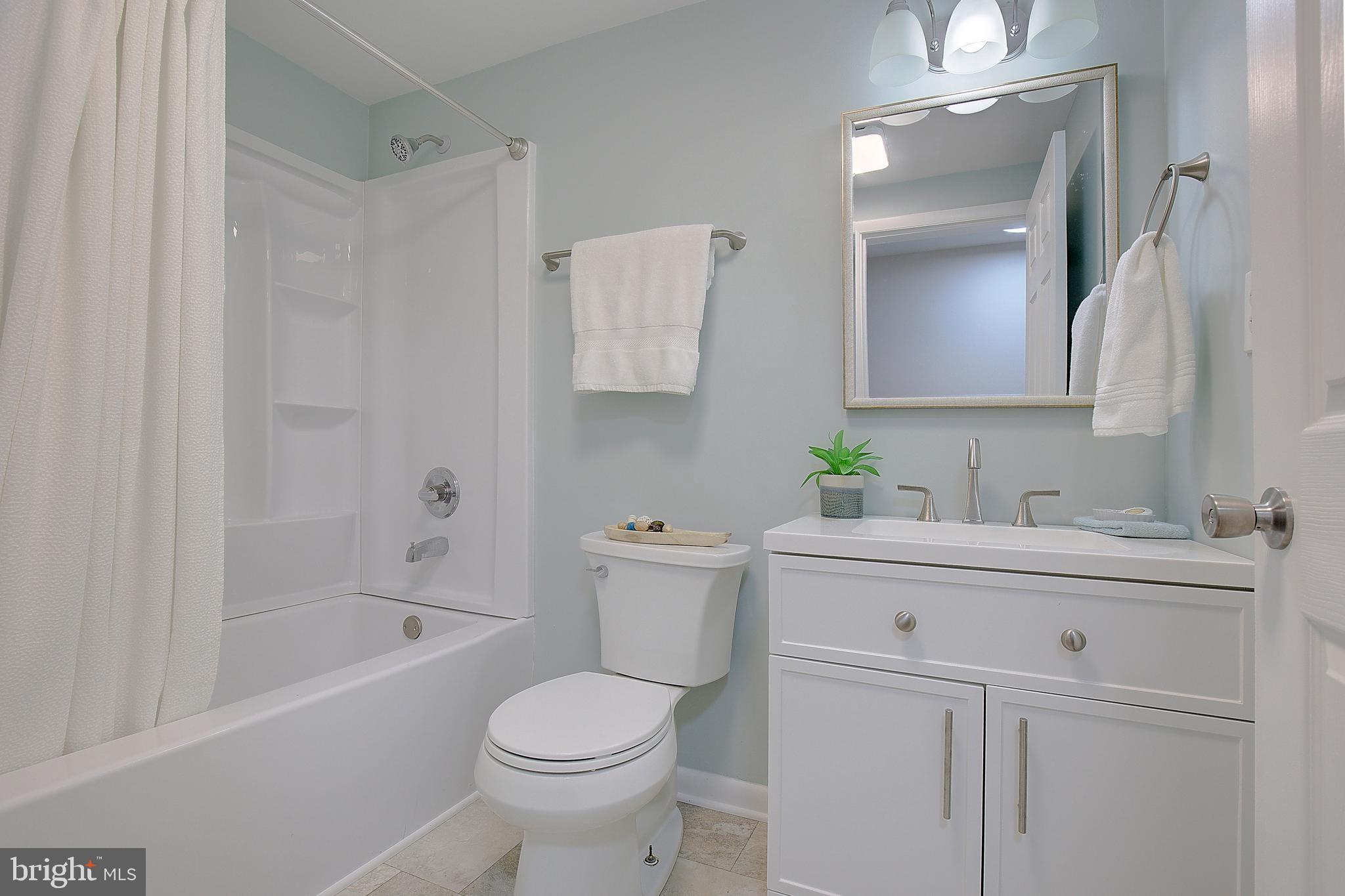 AVALON SHORES - Residential