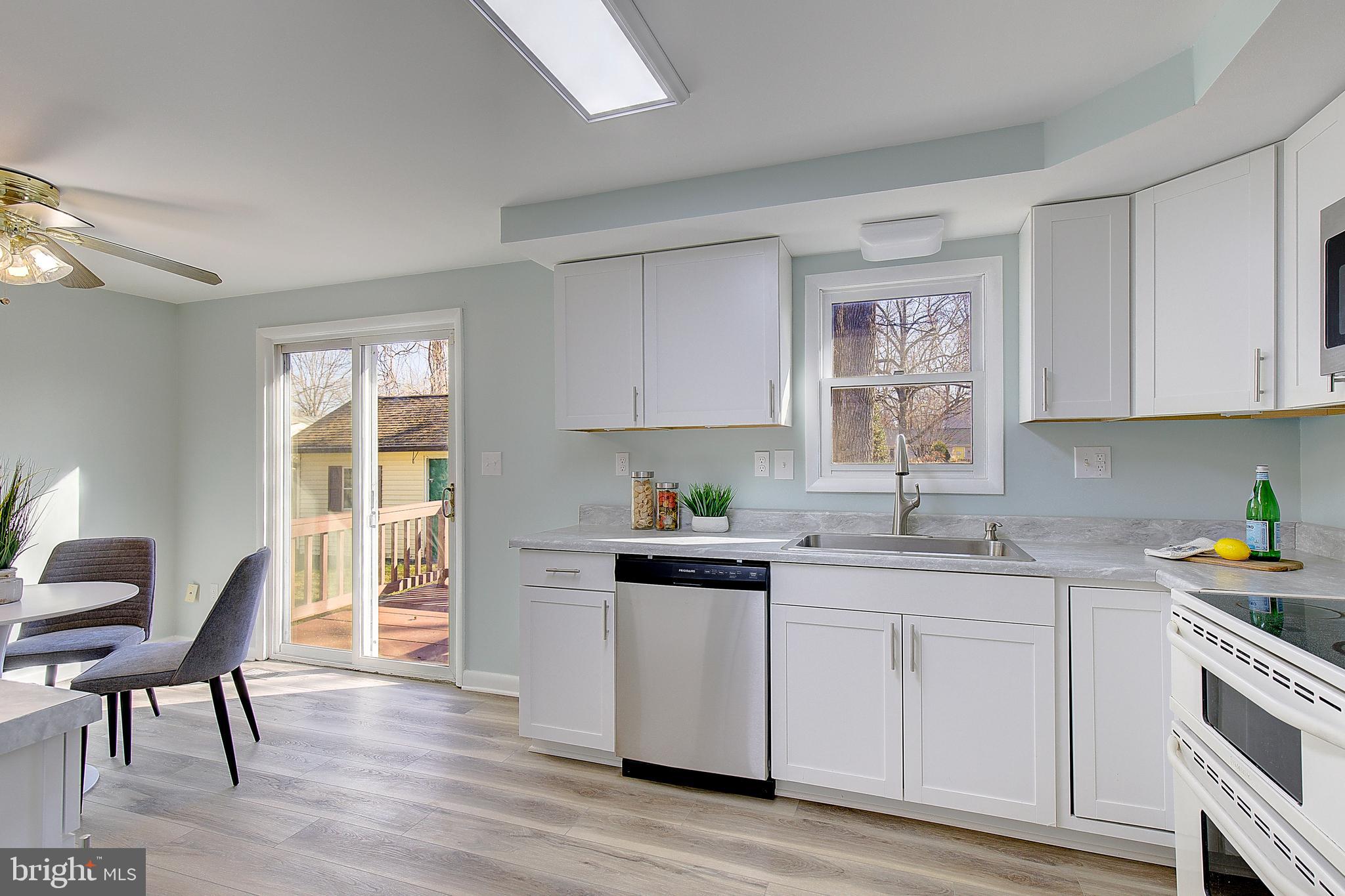 AVALON SHORES - Residential