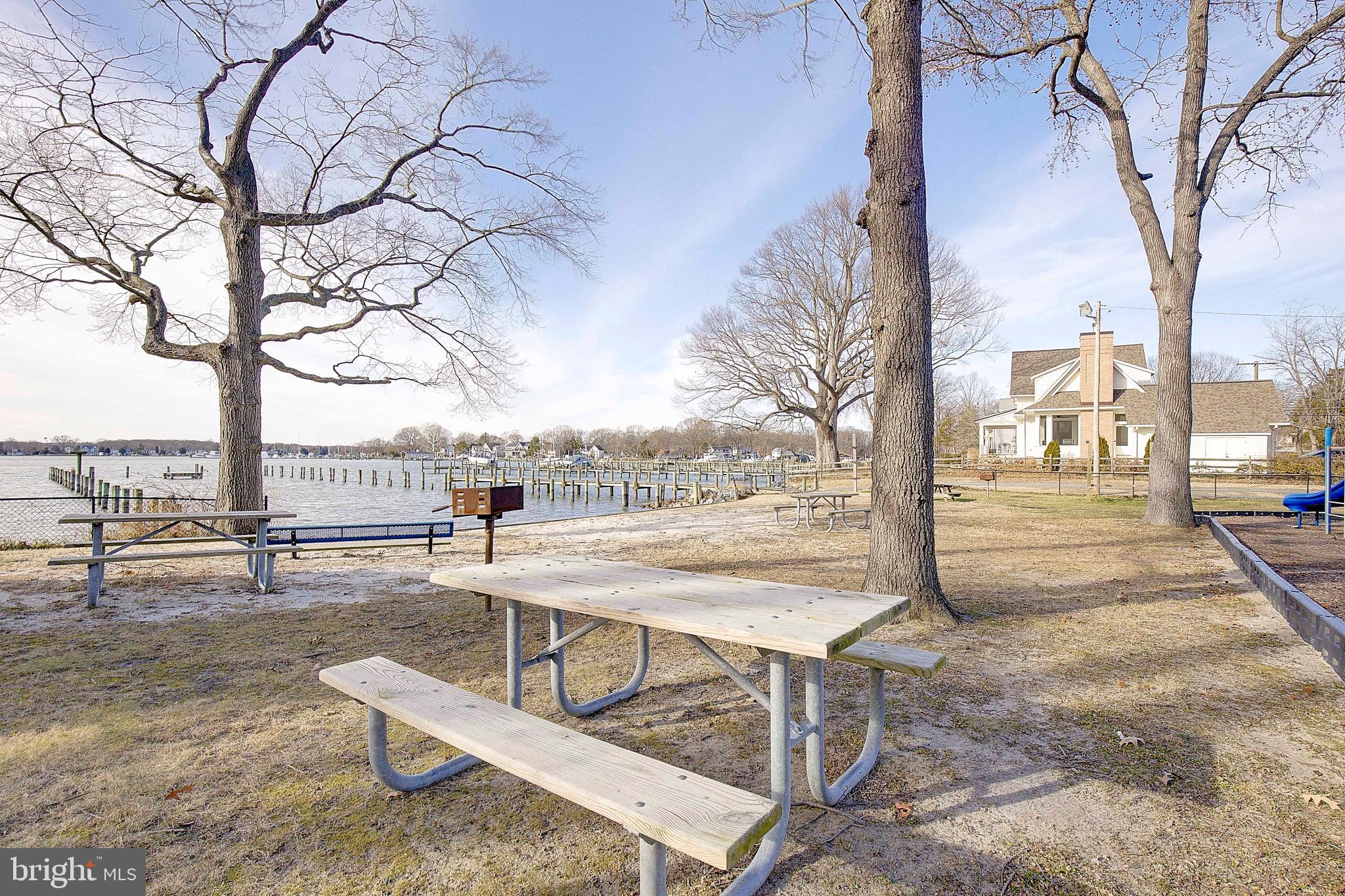 AVALON SHORES - Residential