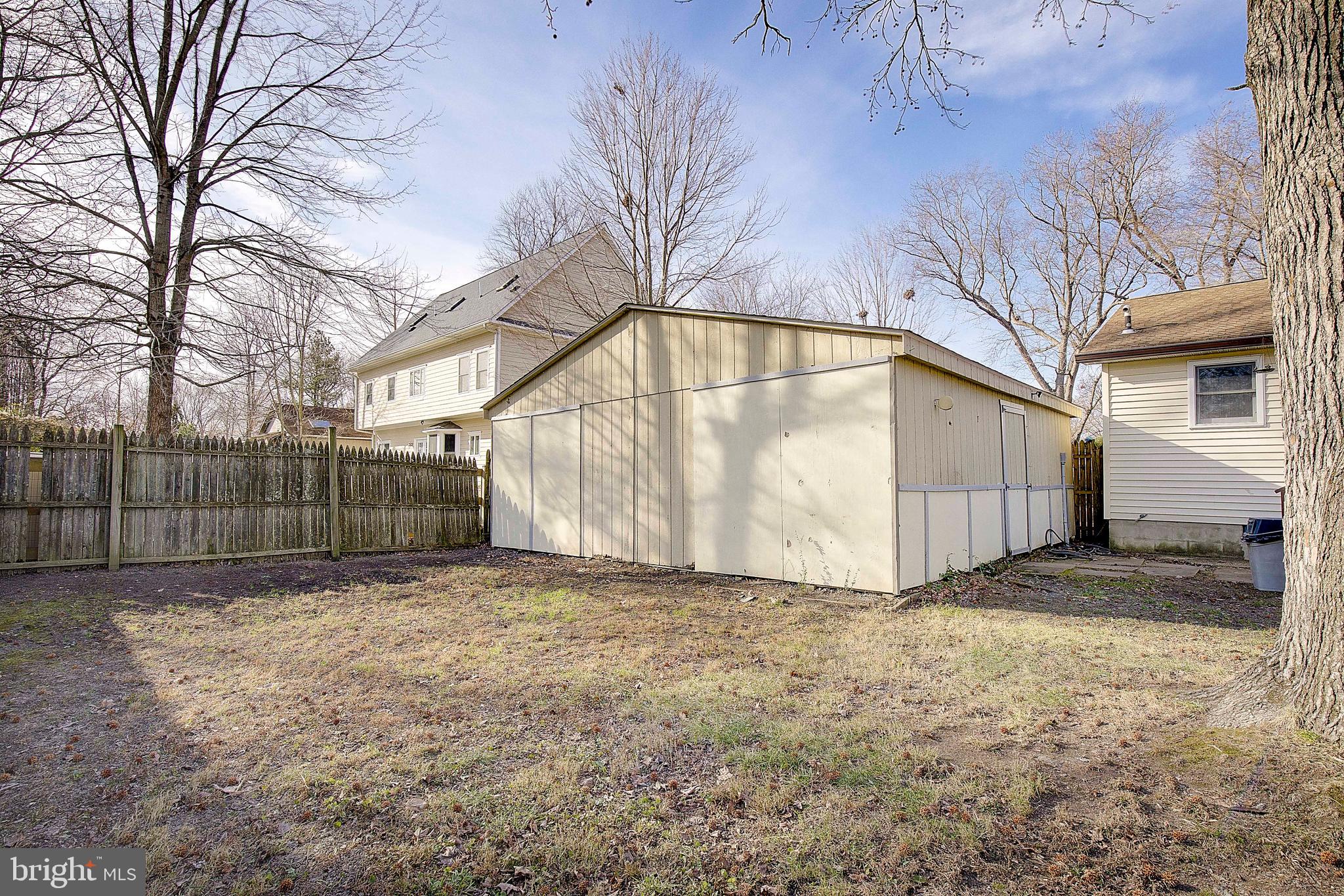 AVALON SHORES - Residential