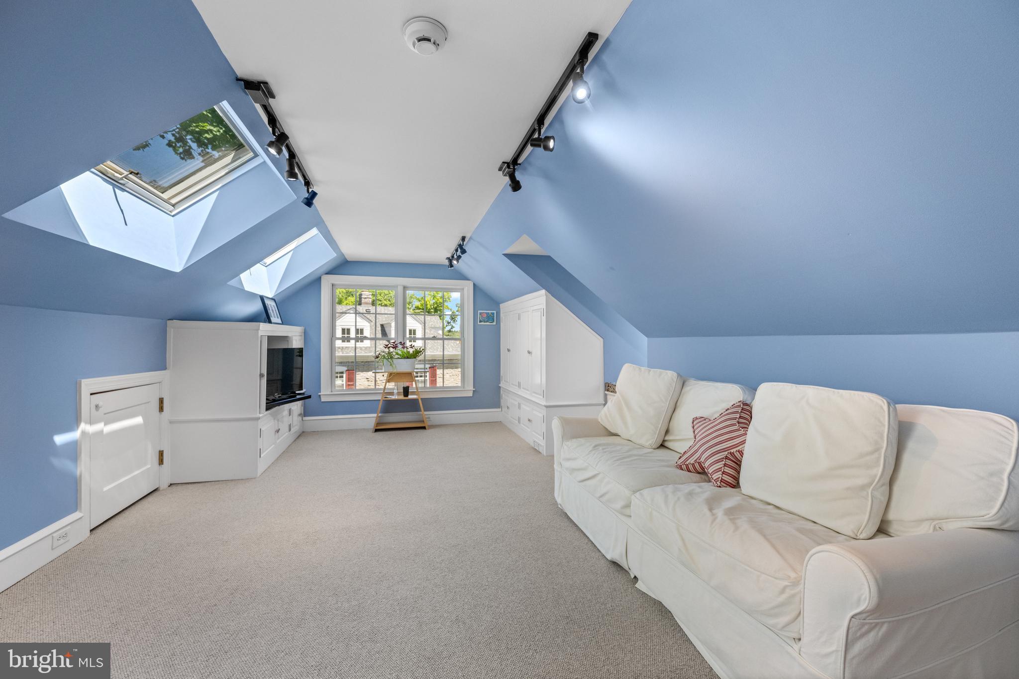 SOUTH WAYNE - Residential