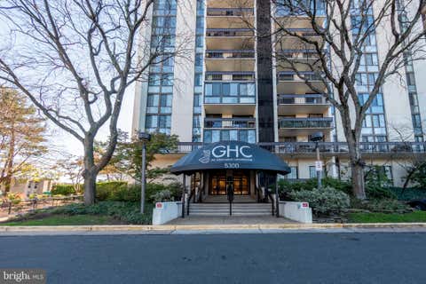 Photo of 5300 Holmes Run Parkway #1206, ALEXANDRIA, VA 22304 (MLS # VAAX2064694)