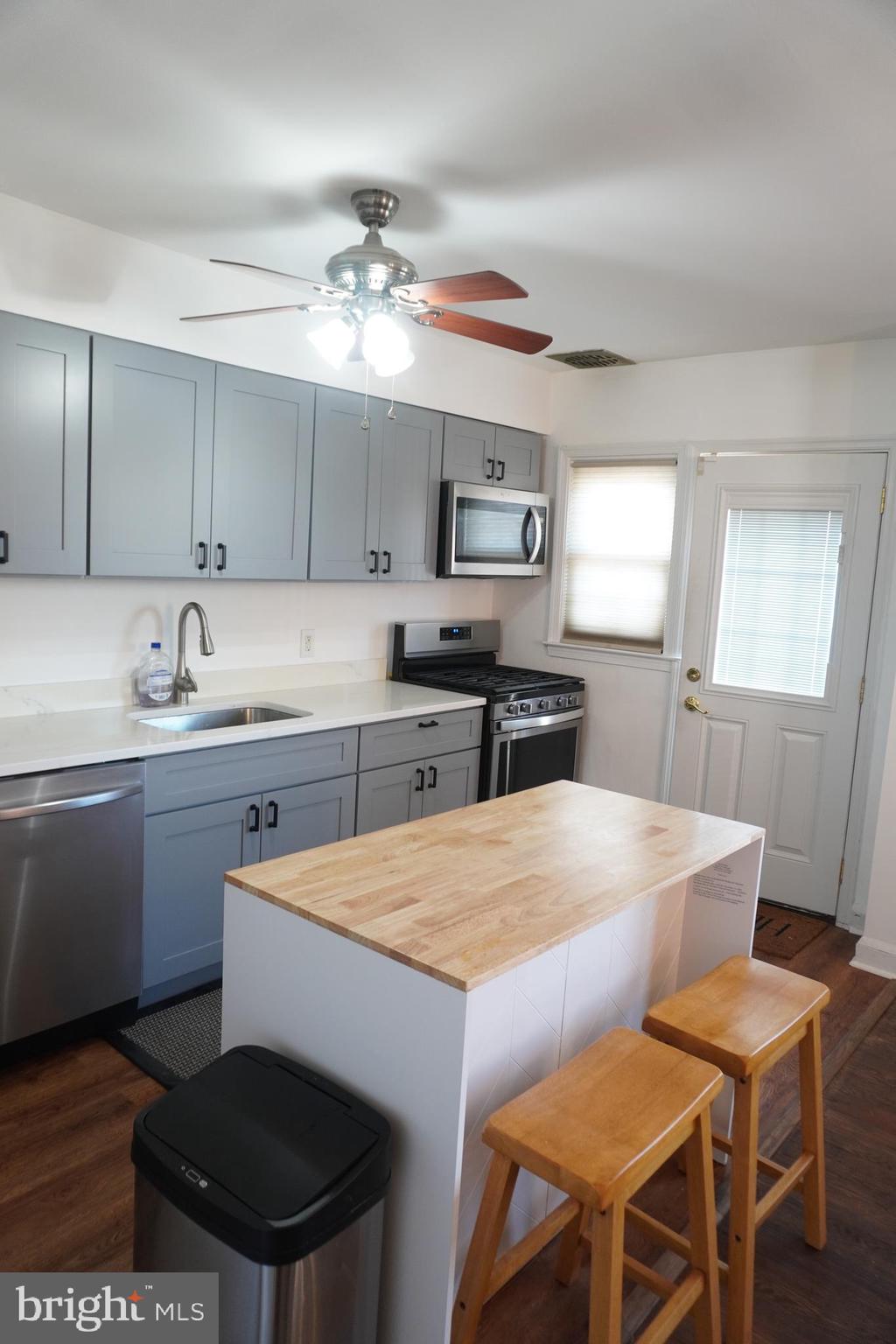 MONTEBELLO - Residential