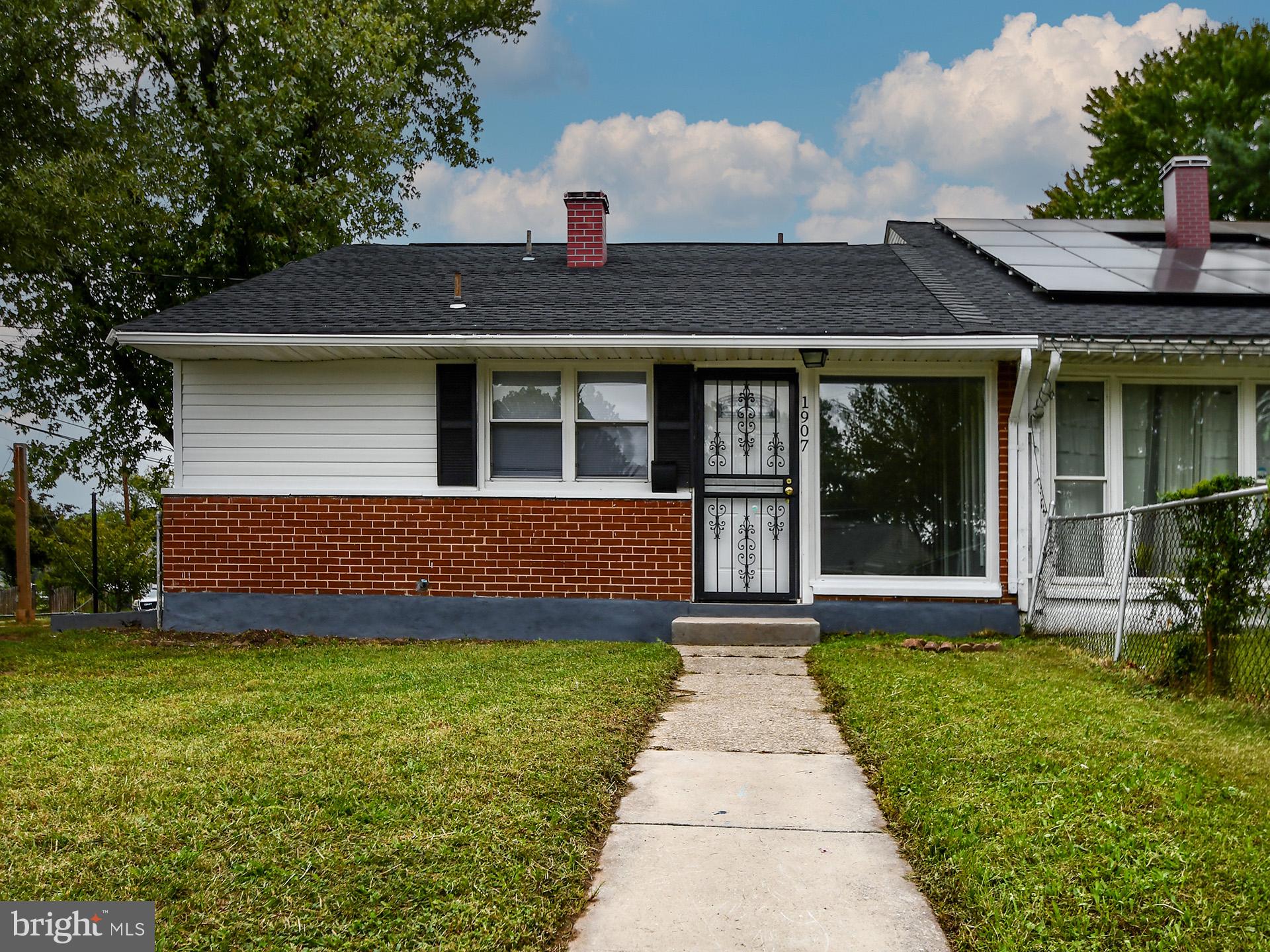 1907 BENDER COURT