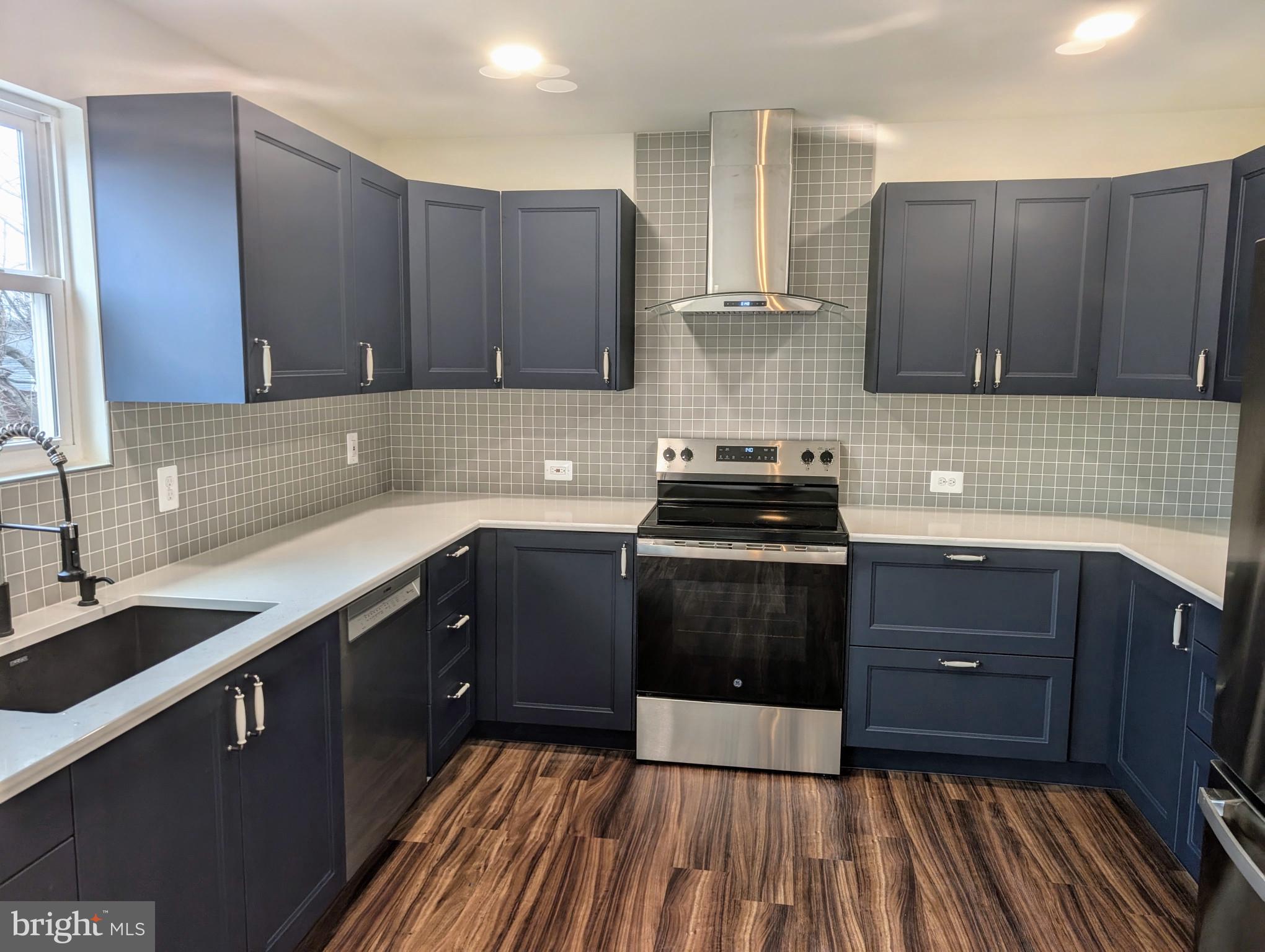 POINT OF WOODS - Residential