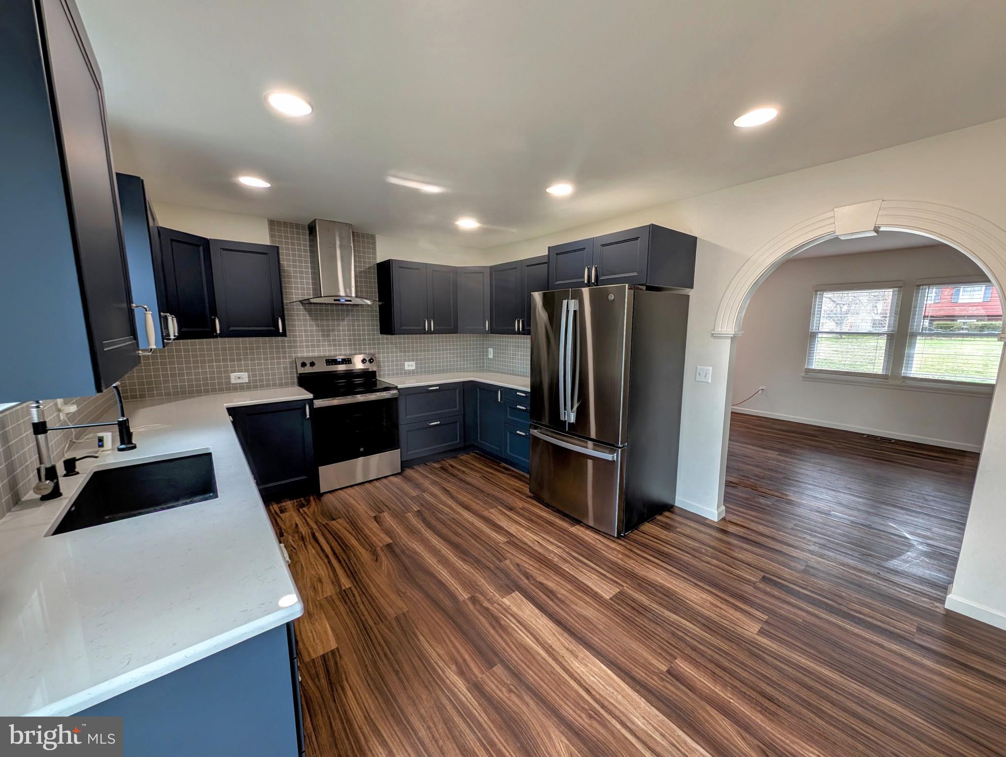 POINT OF WOODS - Residential