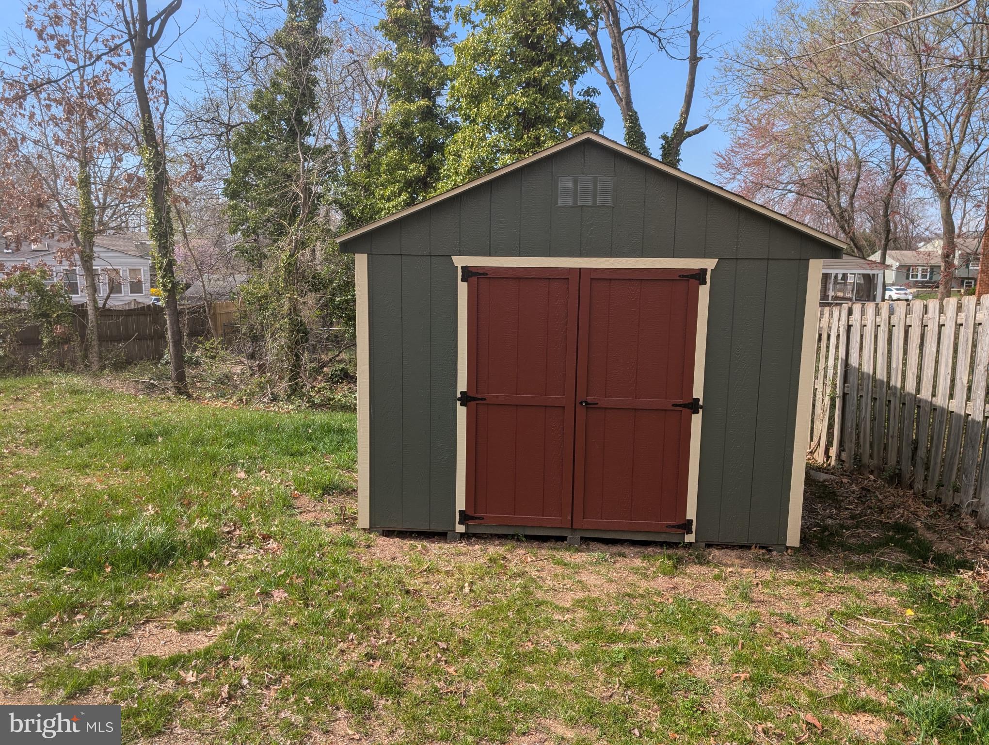 POINT OF WOODS - Residential