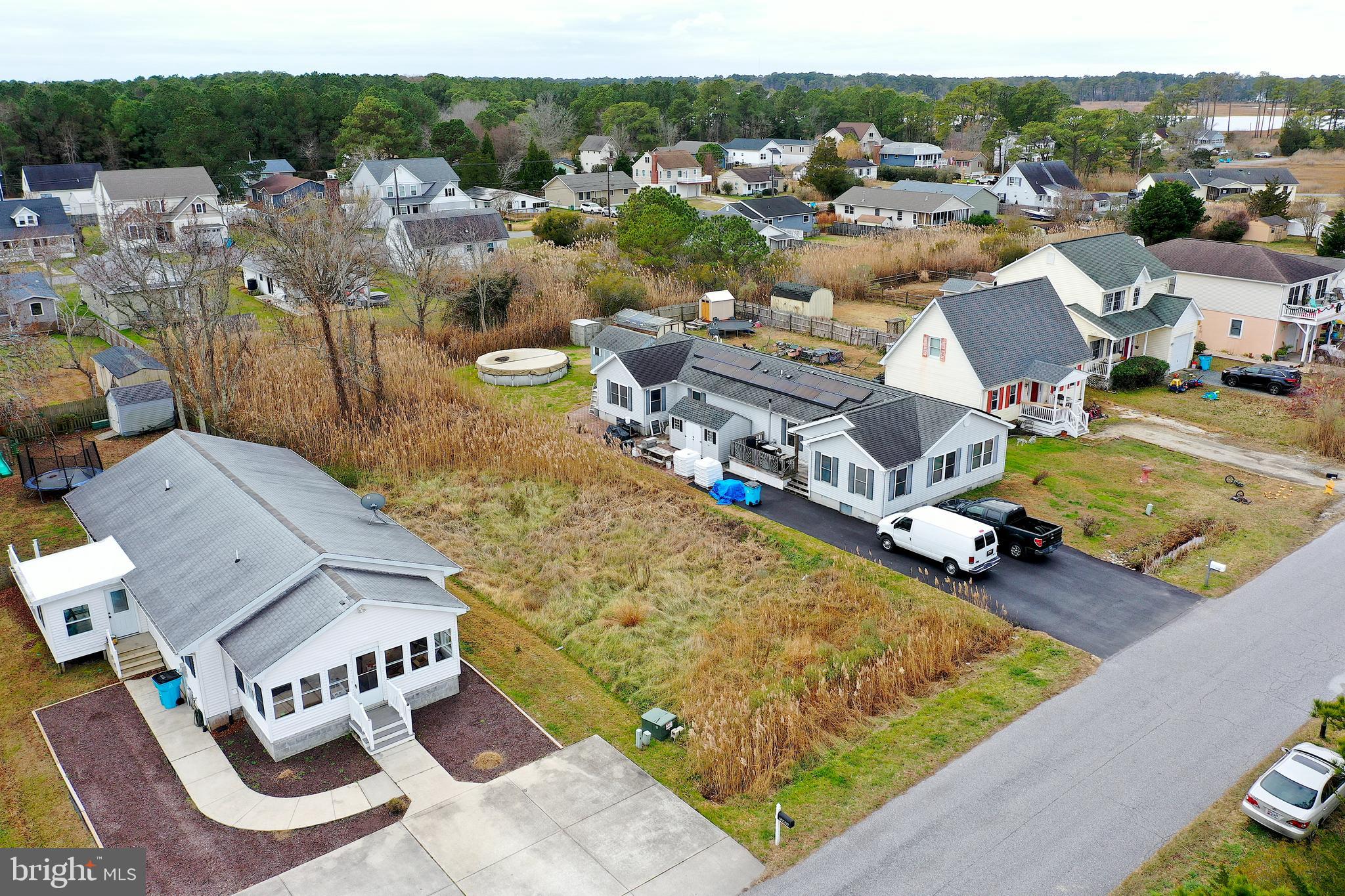 CAPE ISLE OF WIGHT - Land