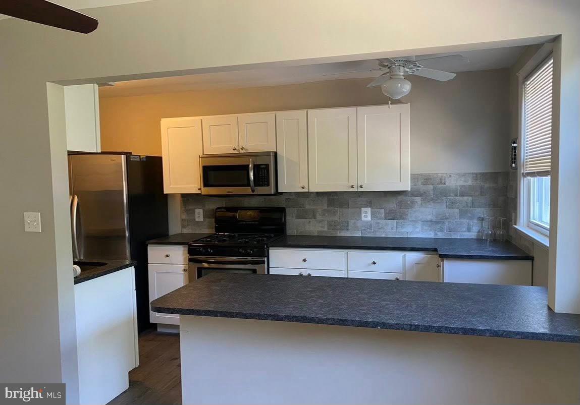 Spacious and freshly updated, this 4-bedroom, 1.5-bath home is just one block from Widener University—ideal for undergraduate, graduate, or law students seeking a convenient location. The property features a newly renovated kitchen and bathrooms, beautiful hardwood floors, and fresh paint throughout. Each bedroom offers comfortable space for living or studying.
Rental terms include a Rent Spree application, with security deposit and last month’s rent due upon acceptance. First month’s rent is prorated and due prior to move-in. Pets considered on a case-by-case basis with breed restrictions and additional deposit.
Available for immediate occupancy. Easy access to campus, public transportation, and local amenities.