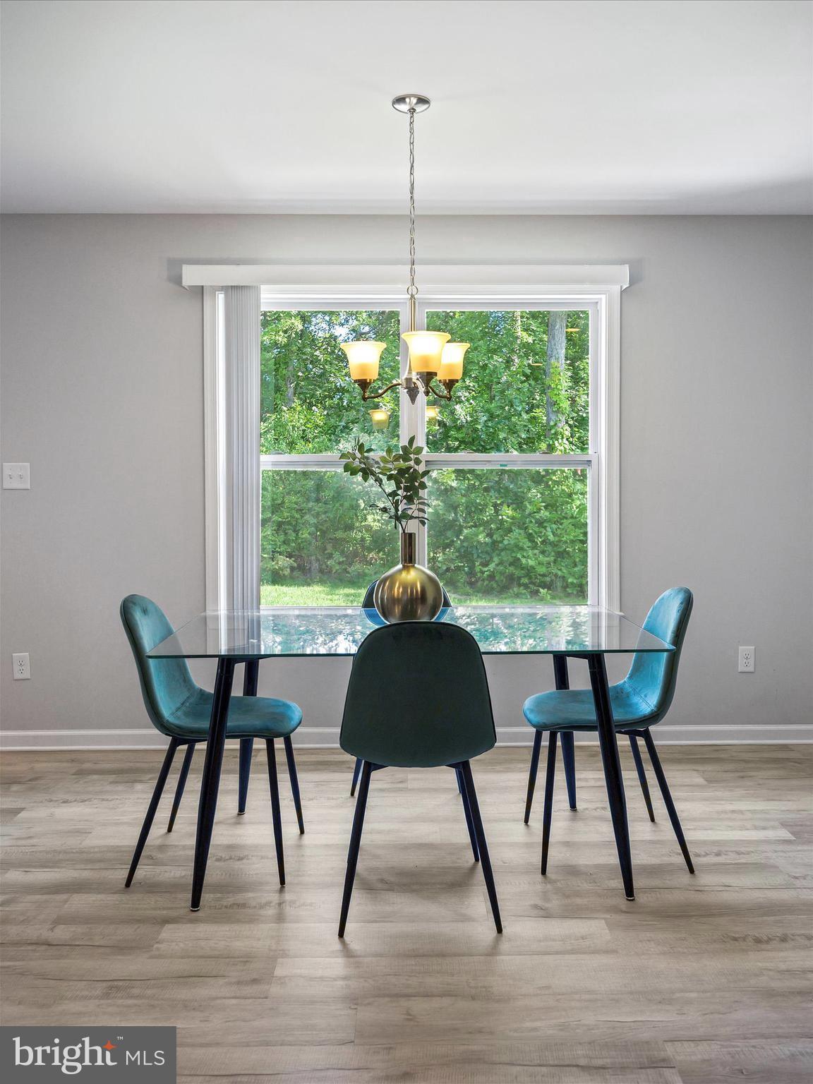 MIDDLE CREEK MANOR - Residential