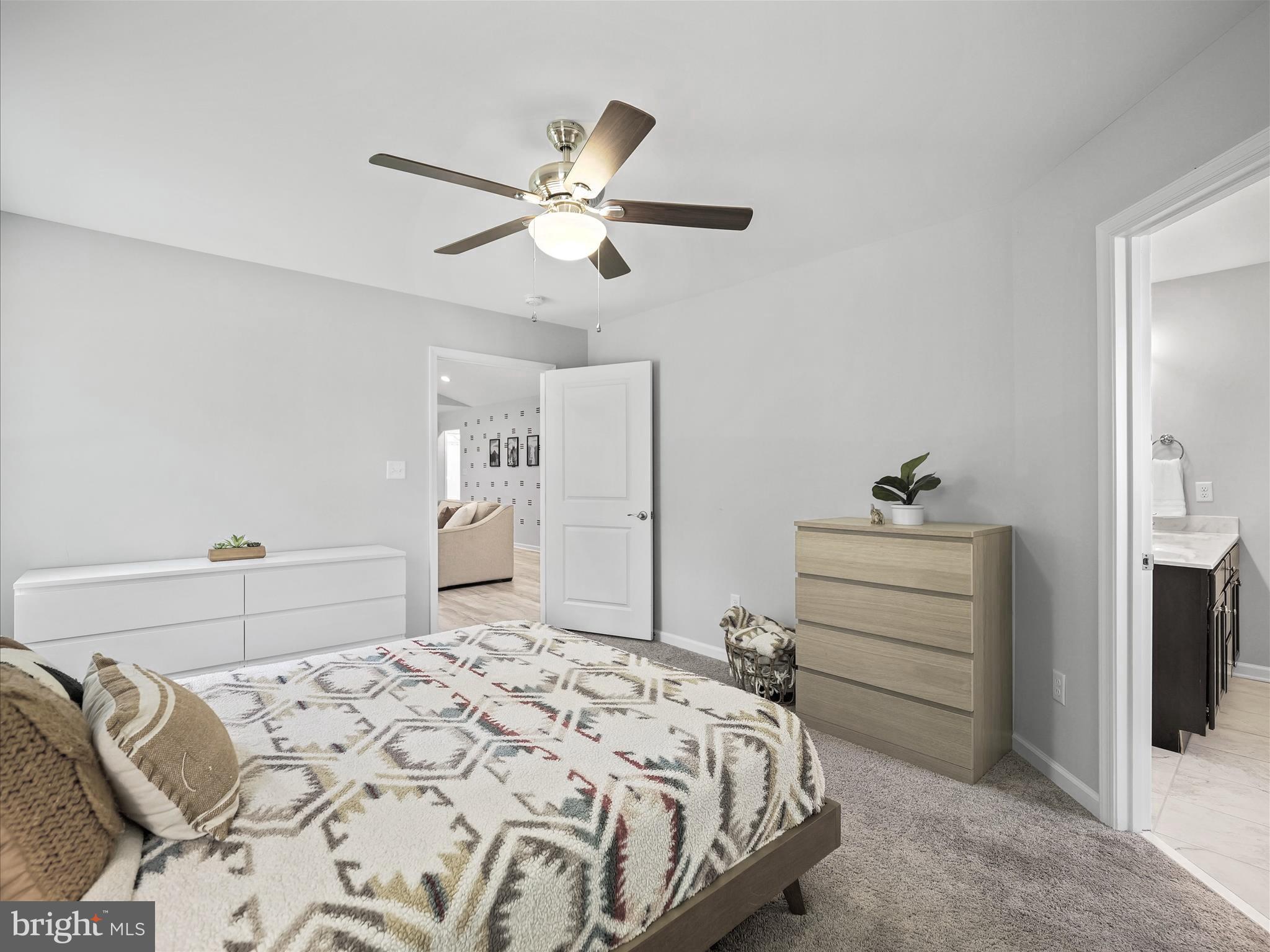 MIDDLE CREEK MANOR - Residential