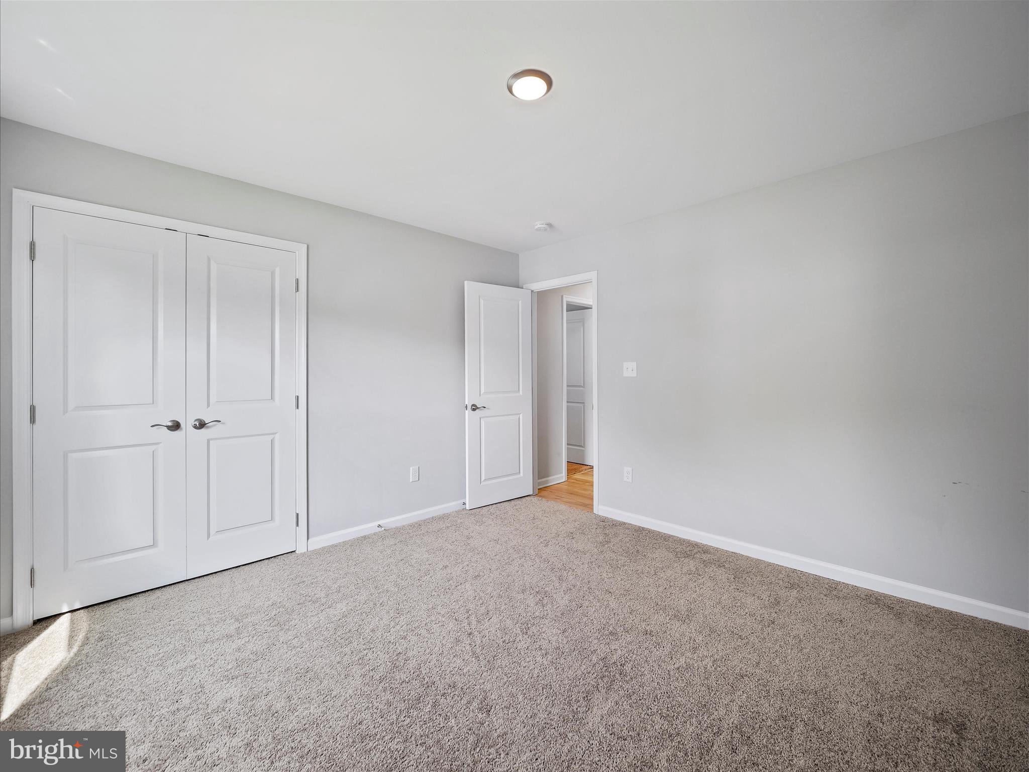 MIDDLE CREEK MANOR - Residential