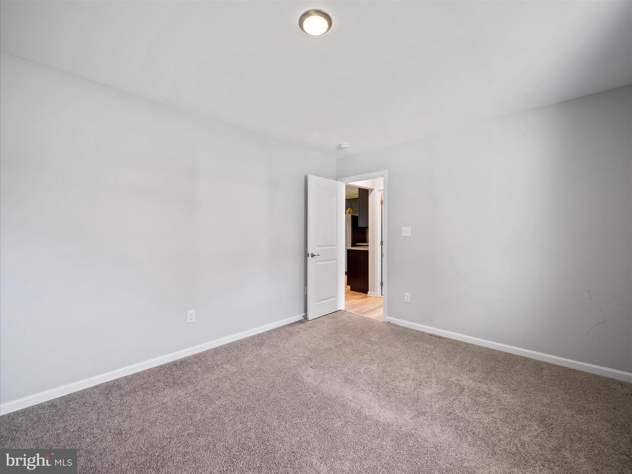 MIDDLE CREEK MANOR - Residential