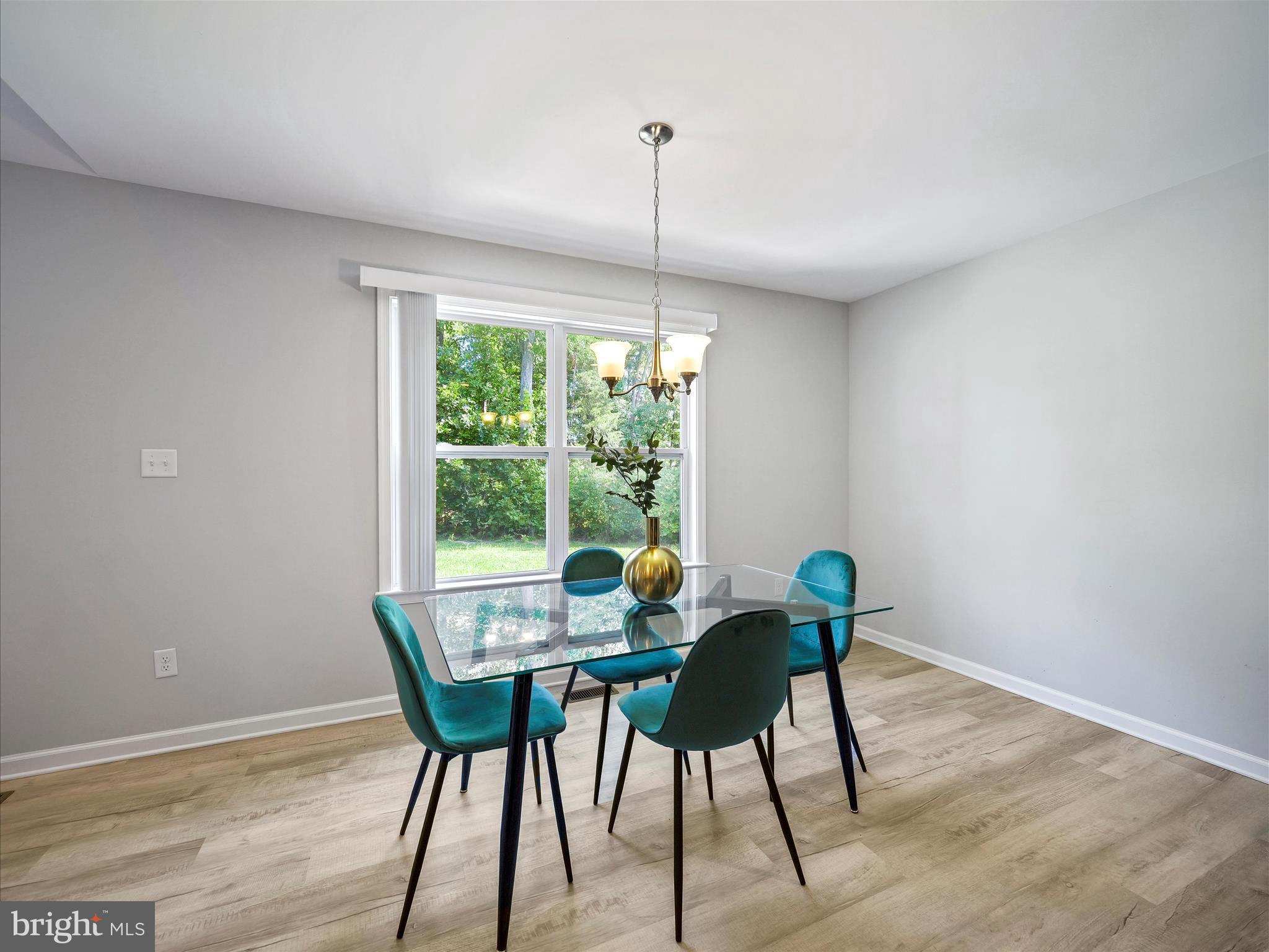 MIDDLE CREEK MANOR - Residential