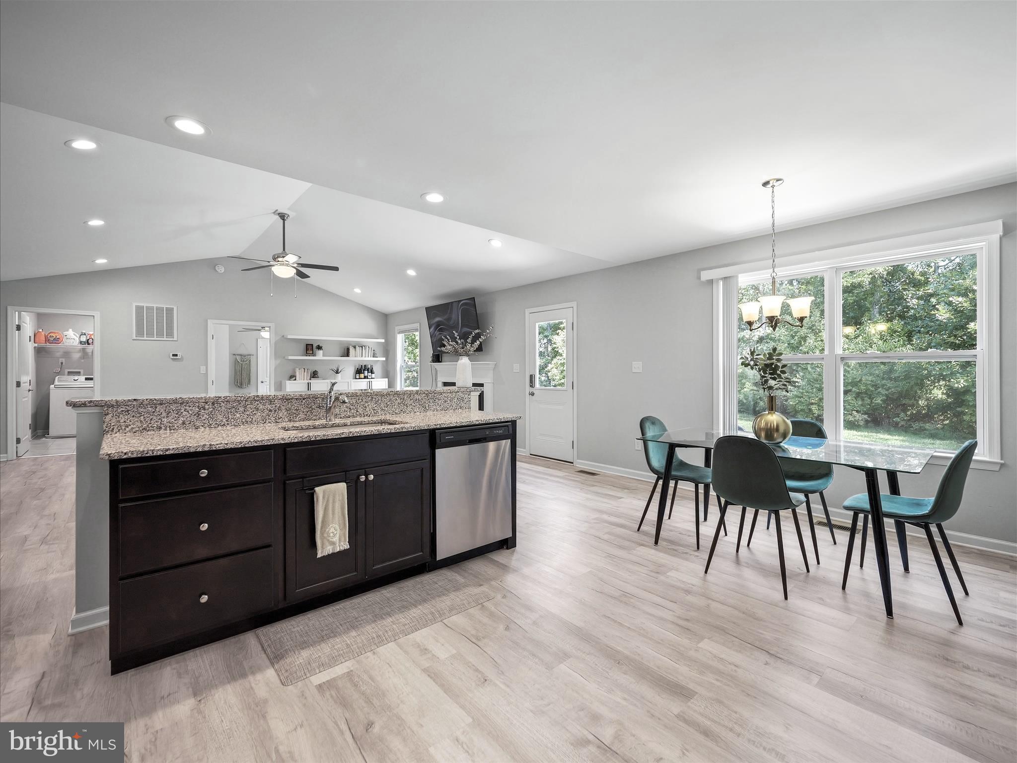 MIDDLE CREEK MANOR - Residential