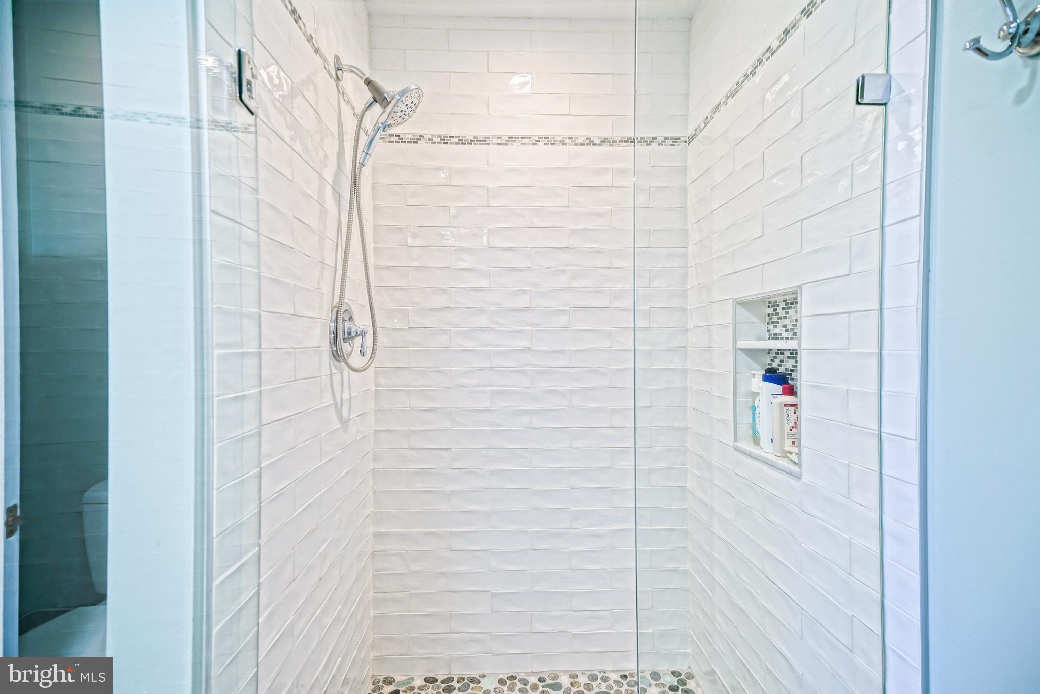 CAPE SHORES - Residential