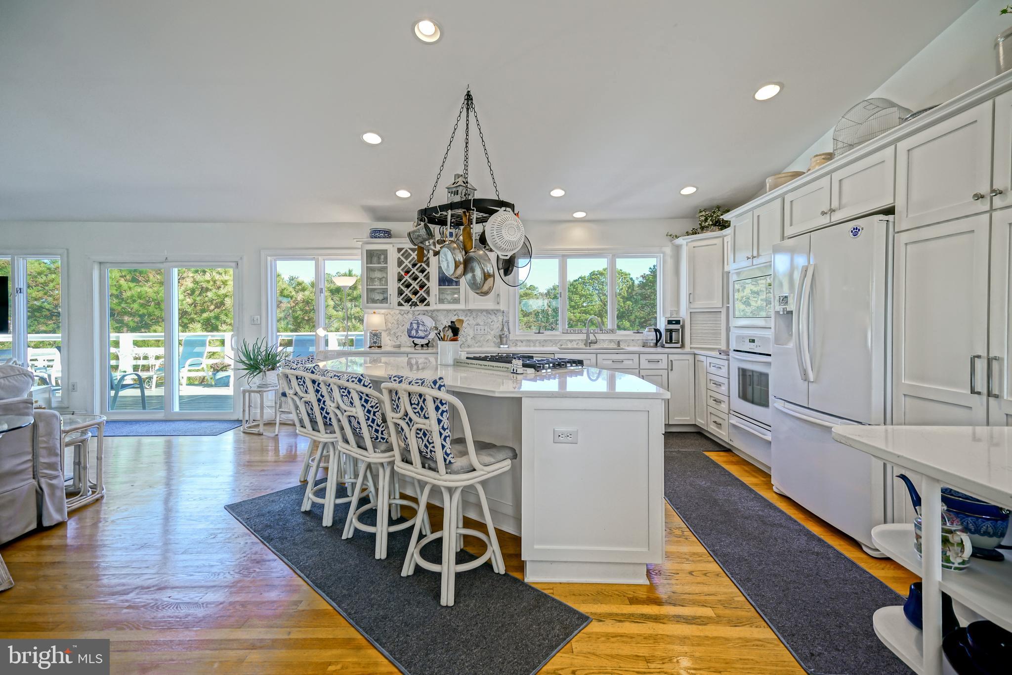 CAPE SHORES - Residential