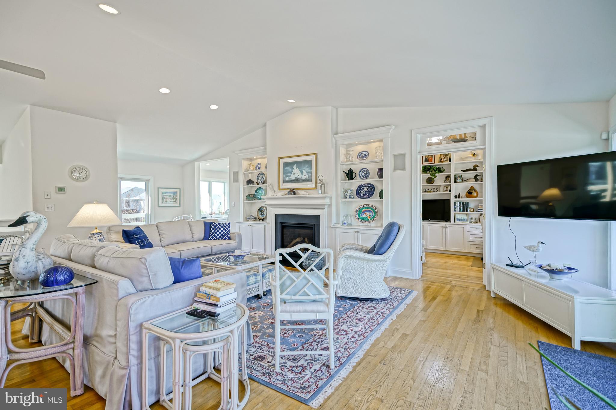 CAPE SHORES - Residential