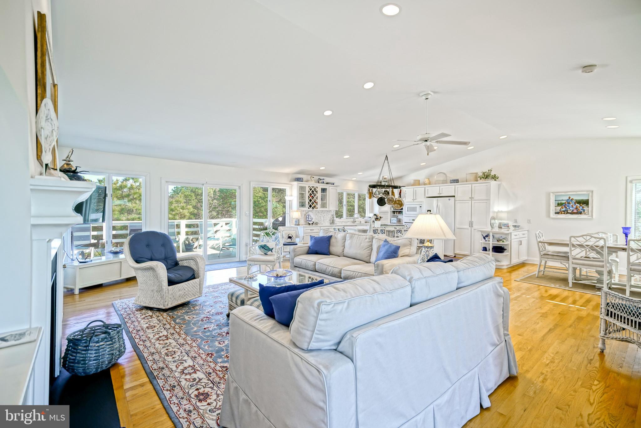 CAPE SHORES - Residential