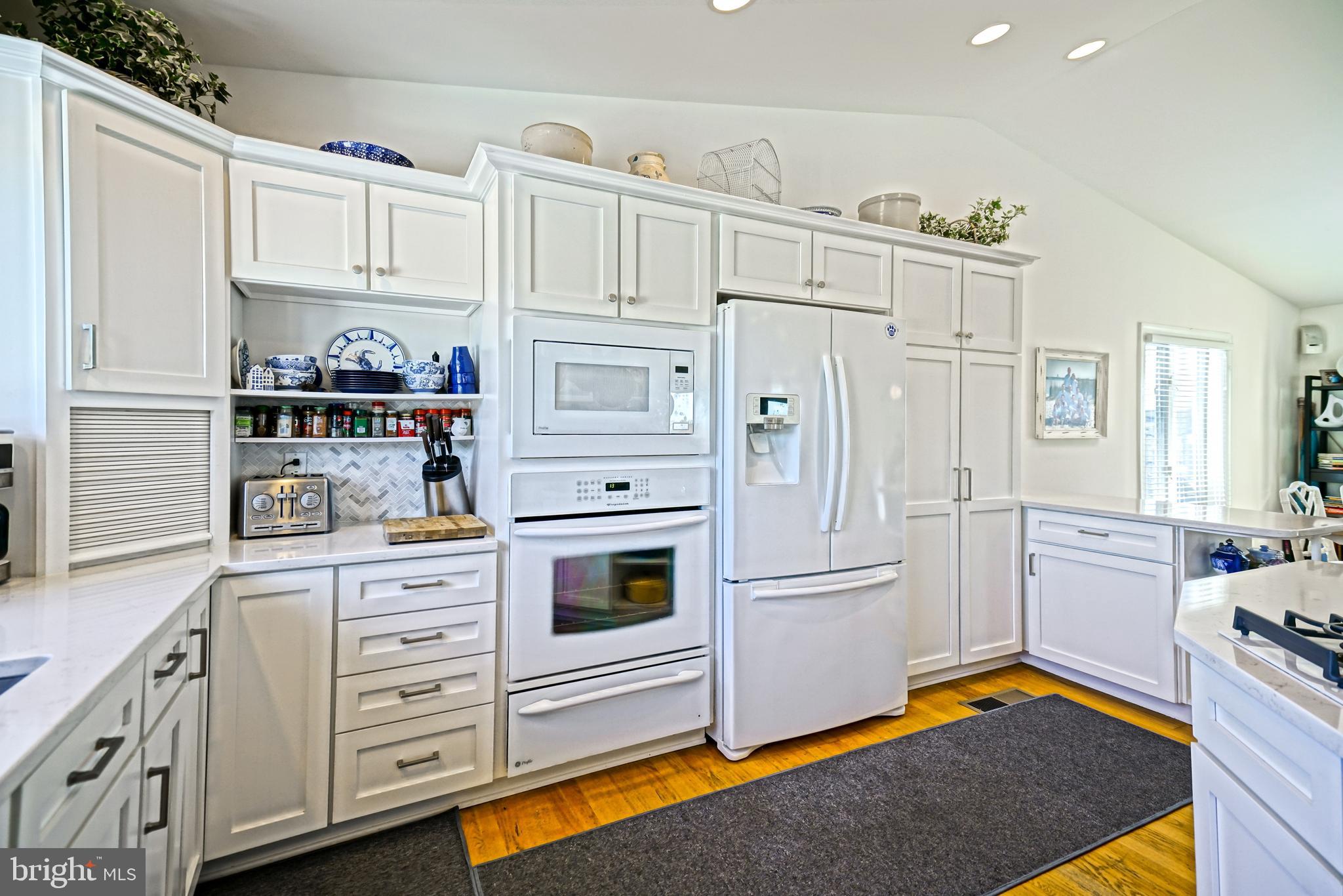 CAPE SHORES - Residential