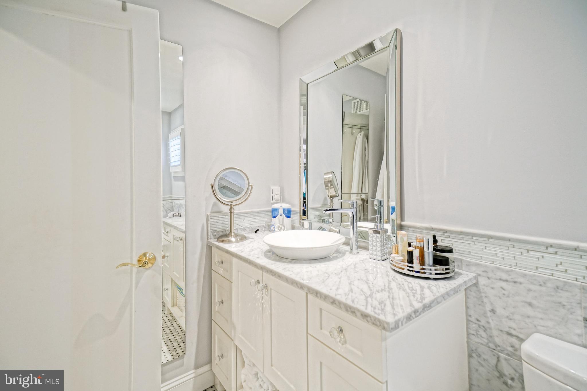 CAPE SHORES - Residential