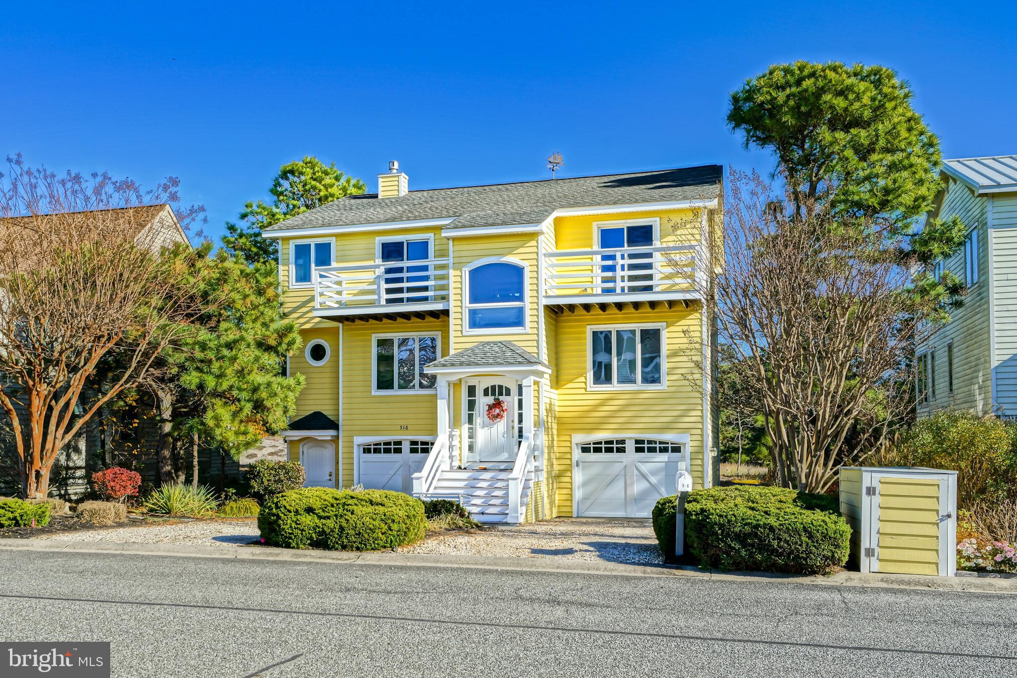 516 E CAPE SHORES DRIVE