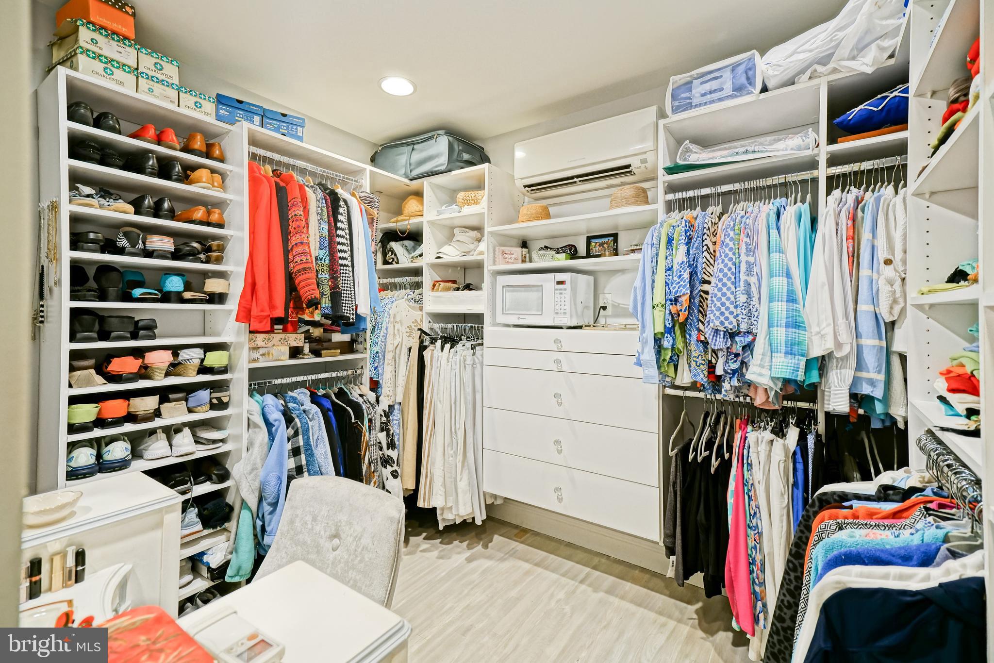 CAPE SHORES - Residential