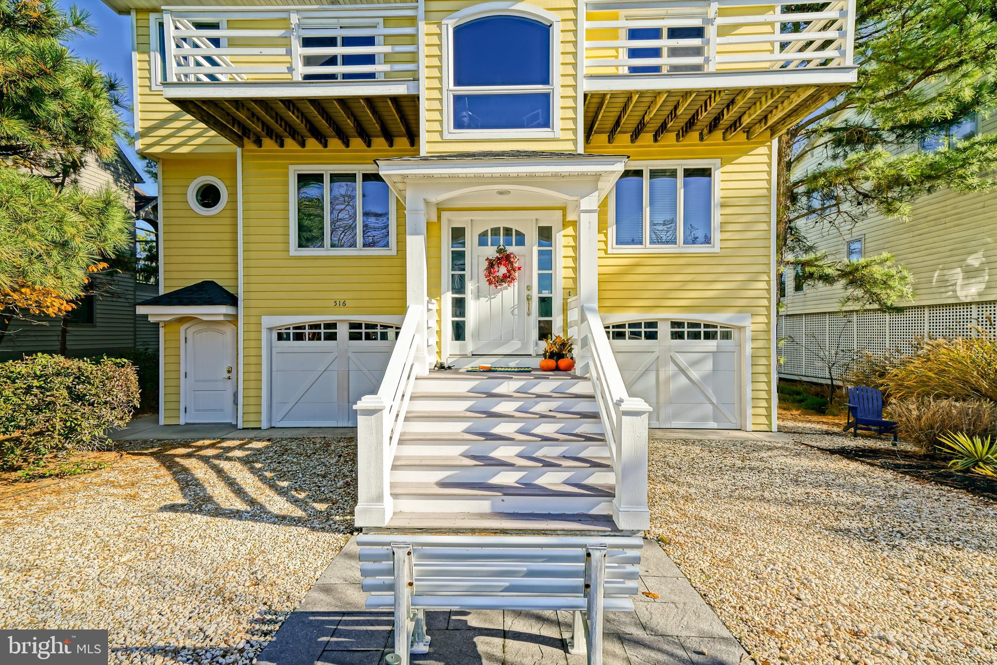 516 E CAPE SHORES DRIVE