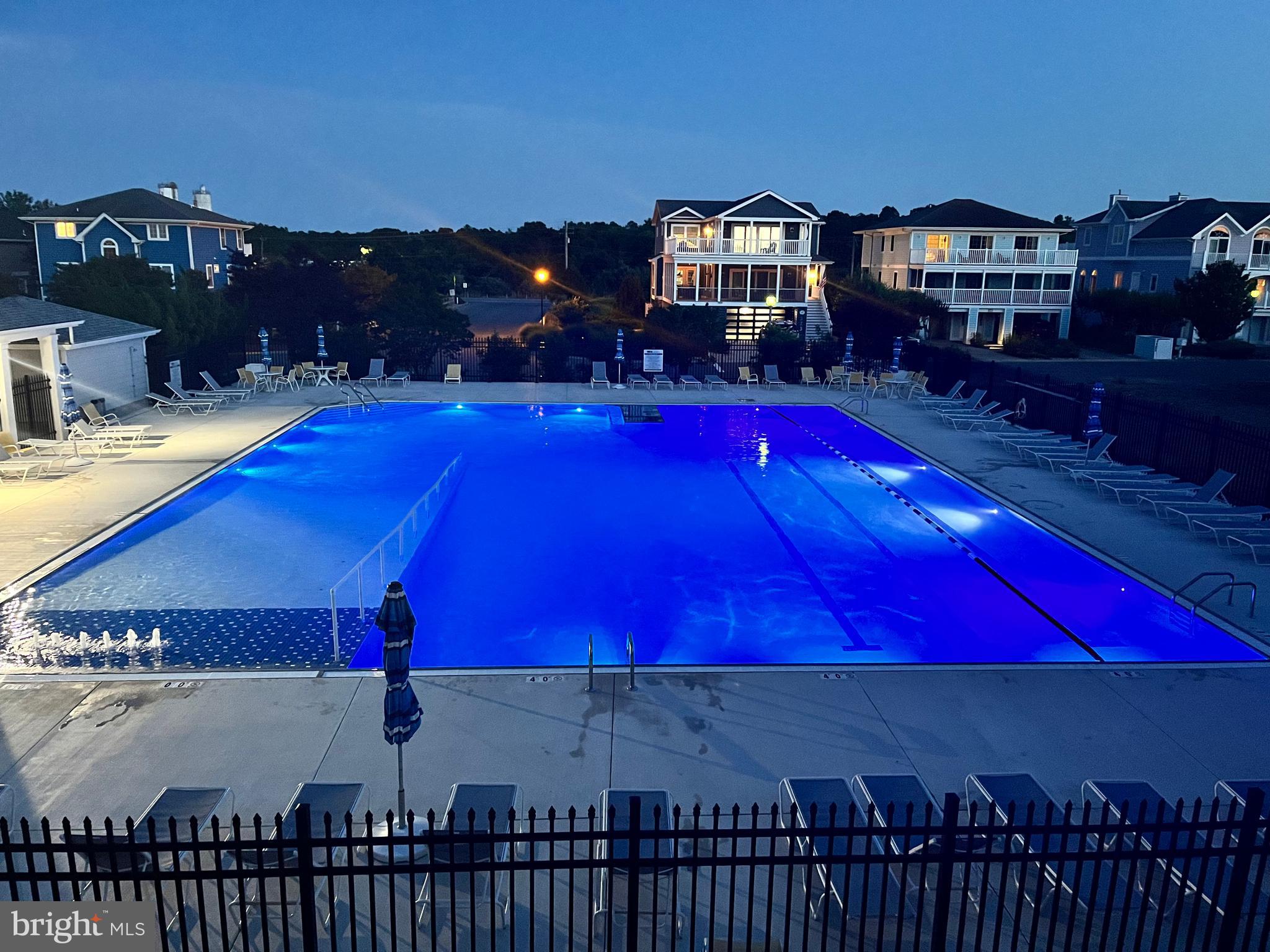 CAPE SHORES - Residential