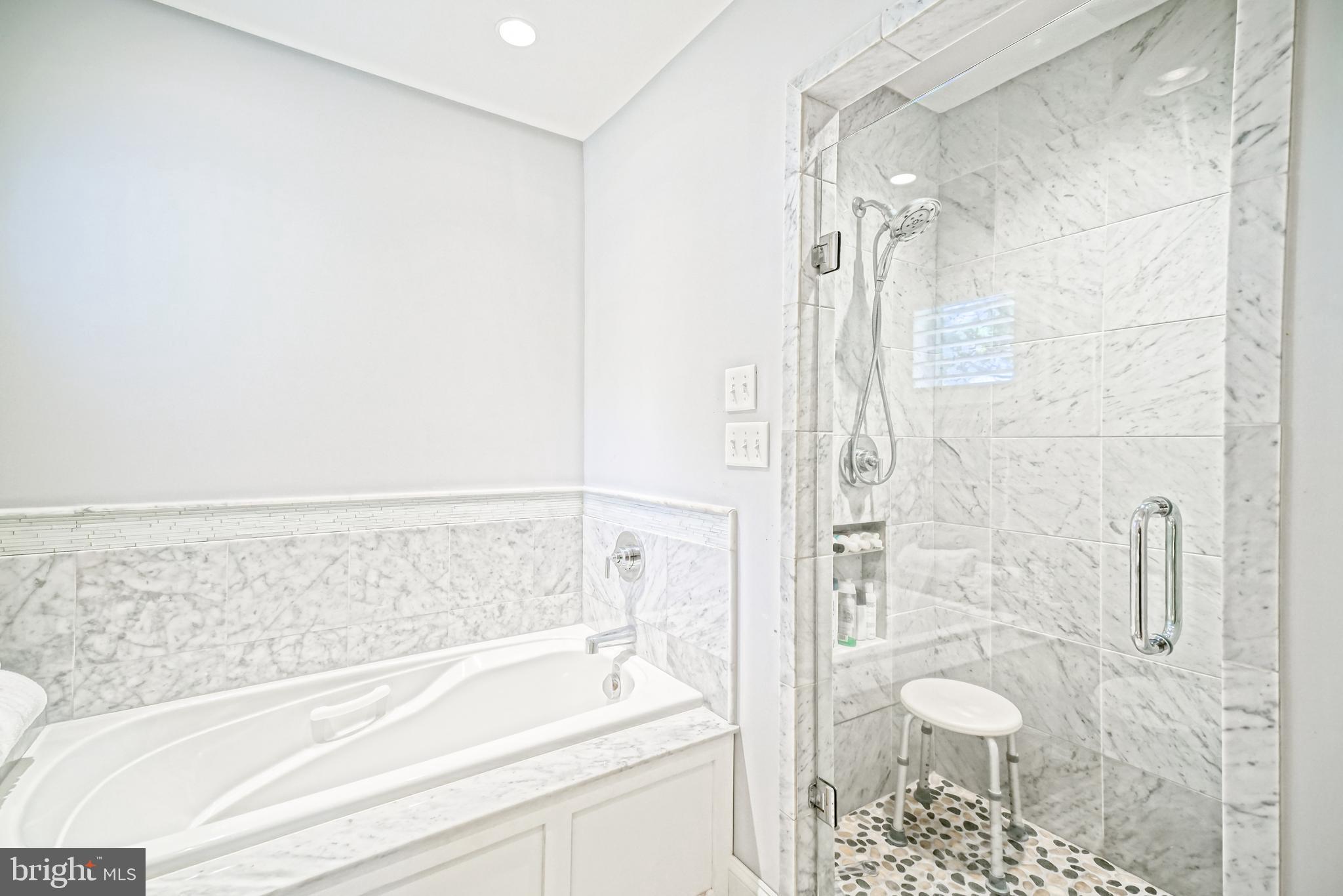 CAPE SHORES - Residential