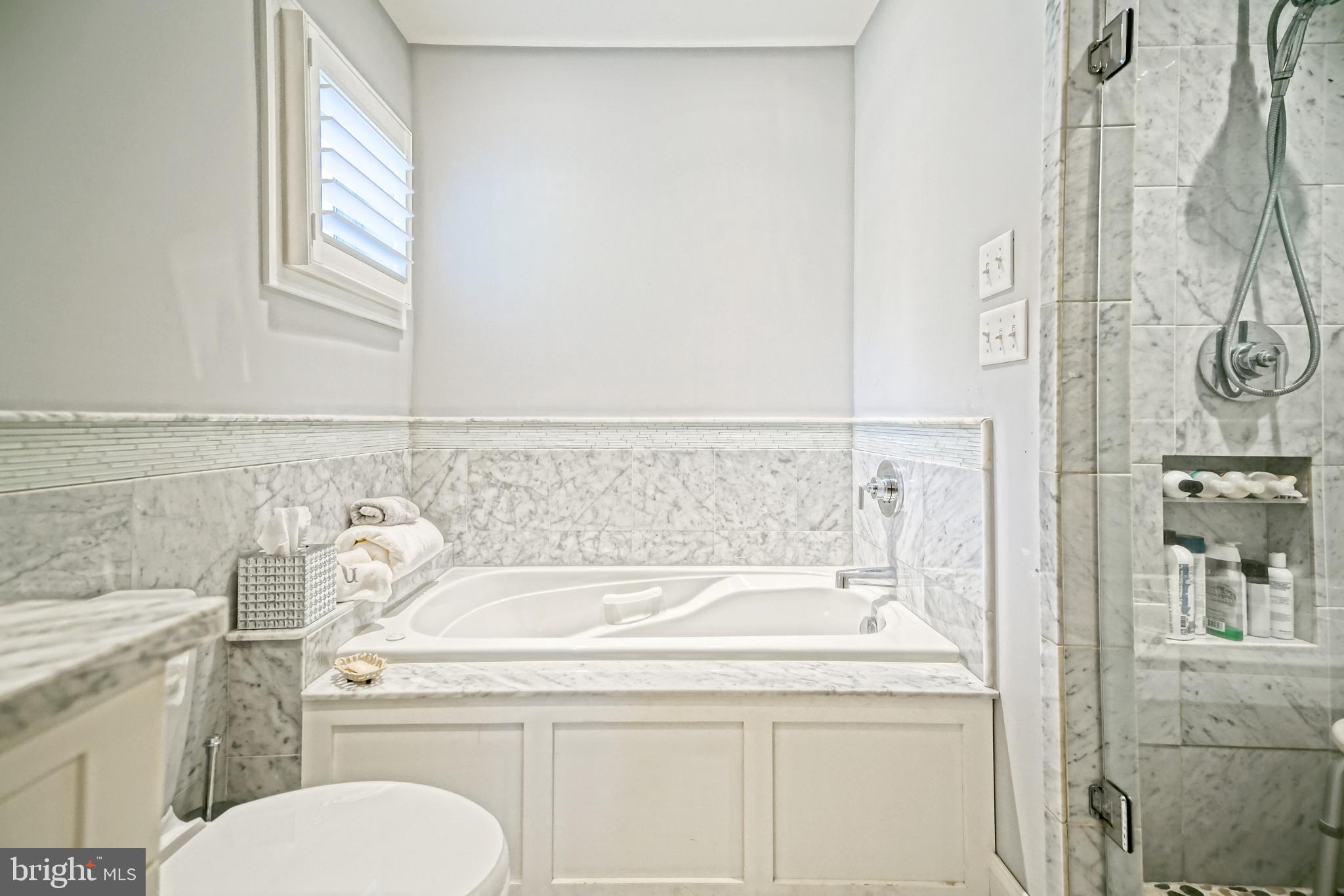 CAPE SHORES - Residential