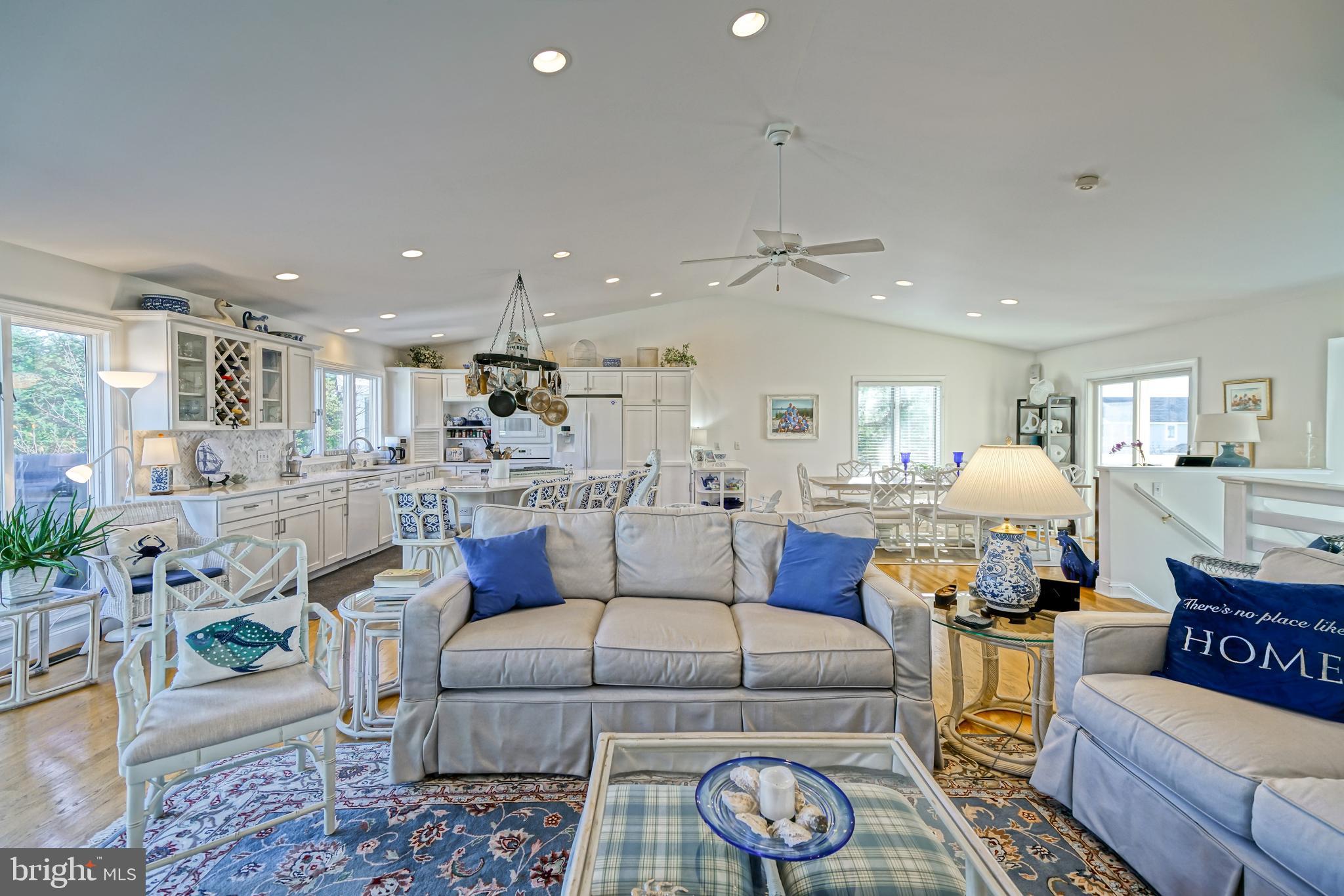 CAPE SHORES - Residential