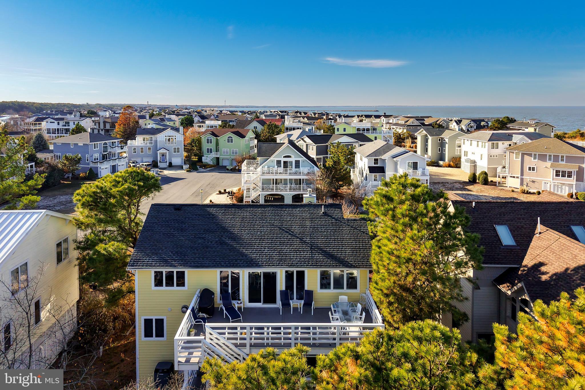 CAPE SHORES - Residential