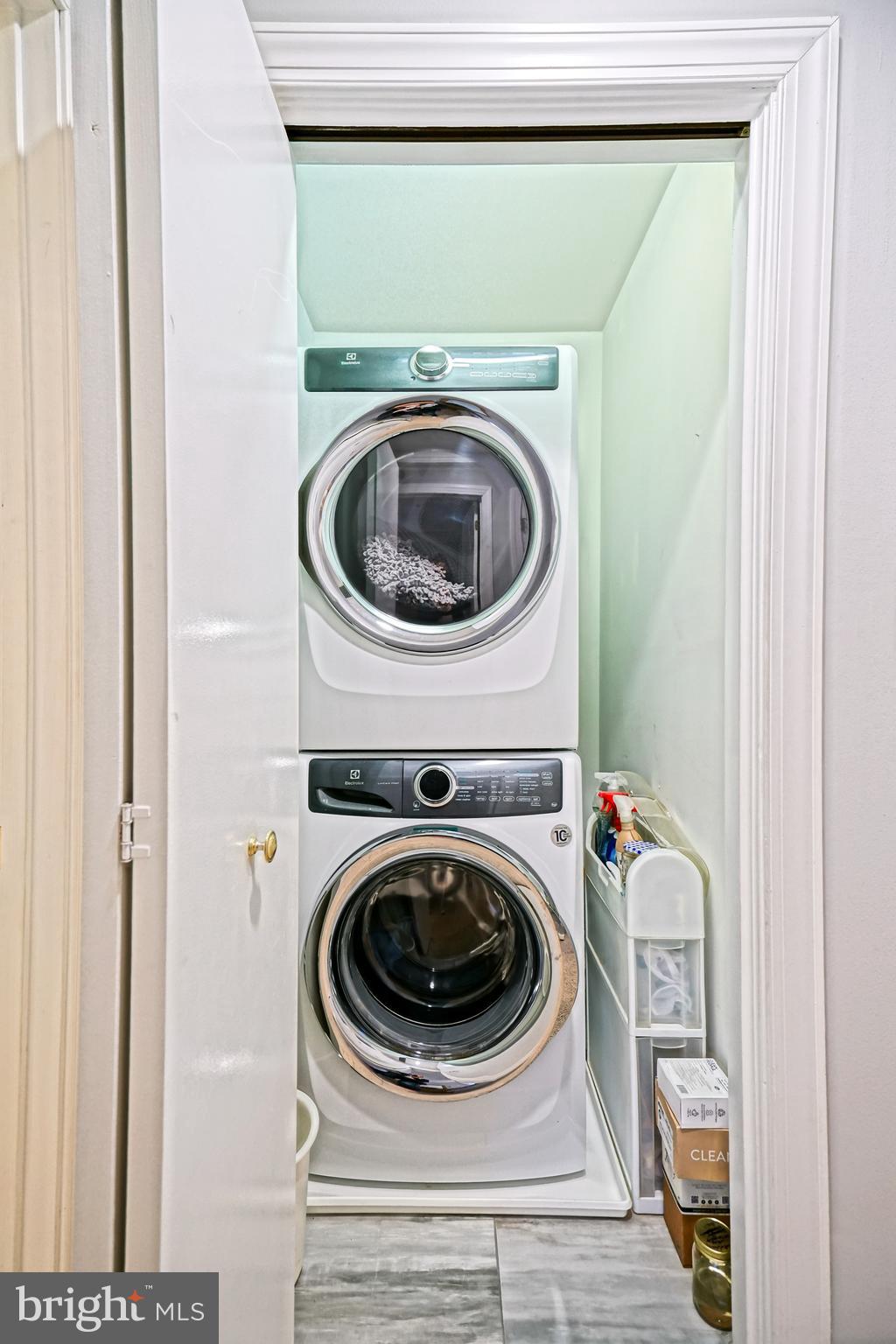 CAPE SHORES - Residential