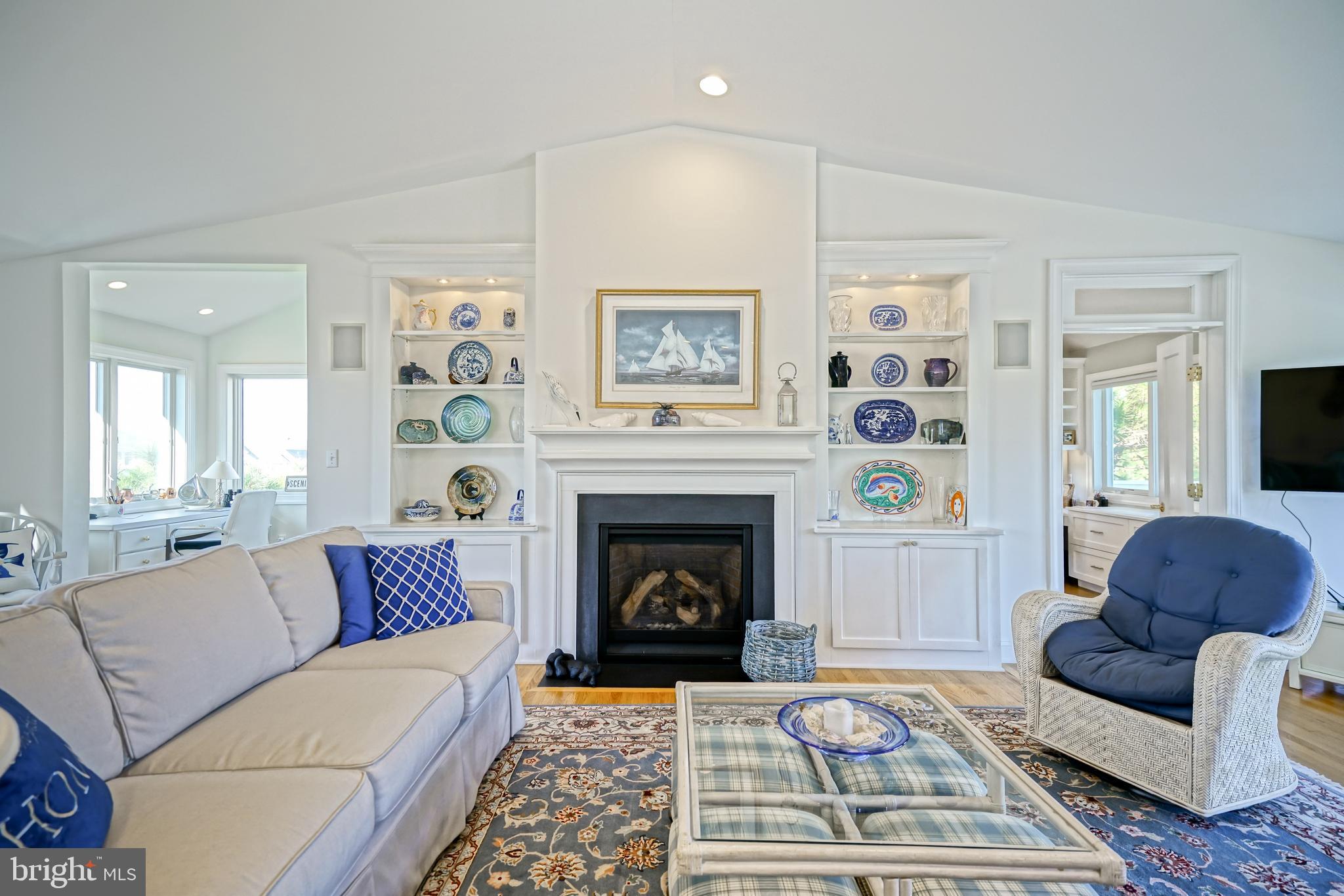 CAPE SHORES - Residential