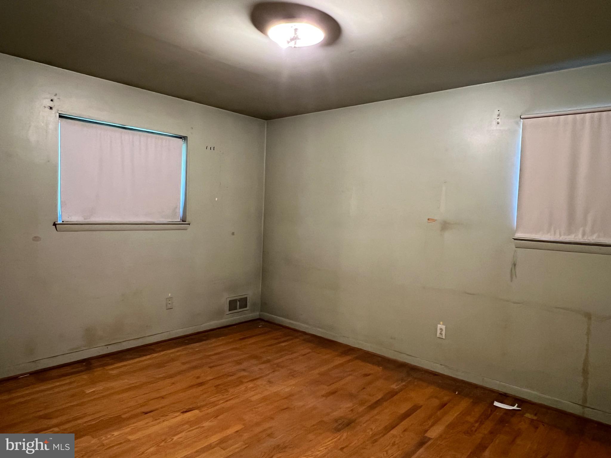 MONTROSE - Residential