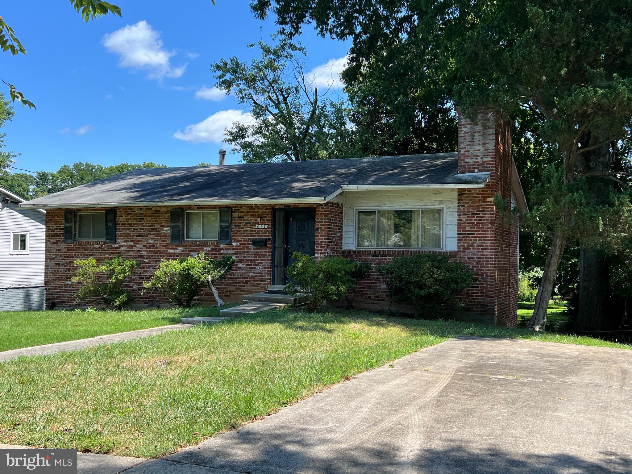 MONTROSE - Residential