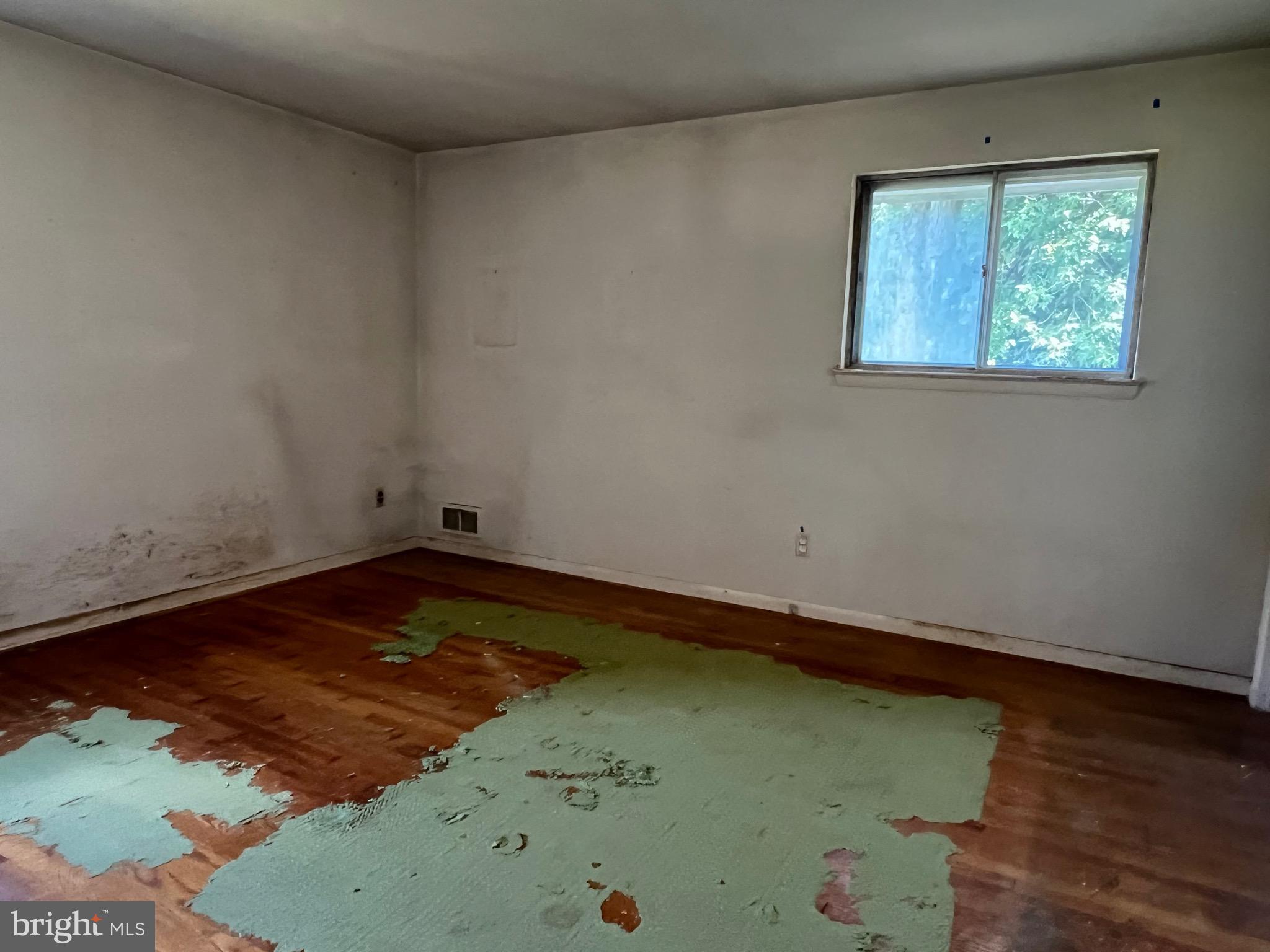 MONTROSE - Residential