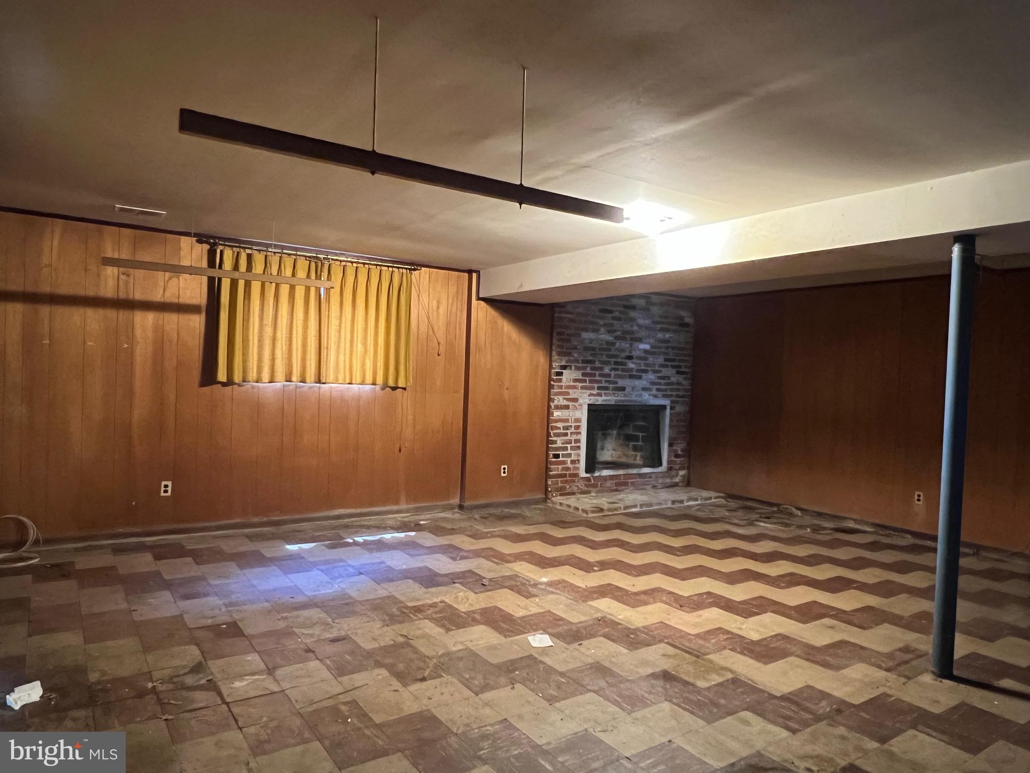 MONTROSE - Residential