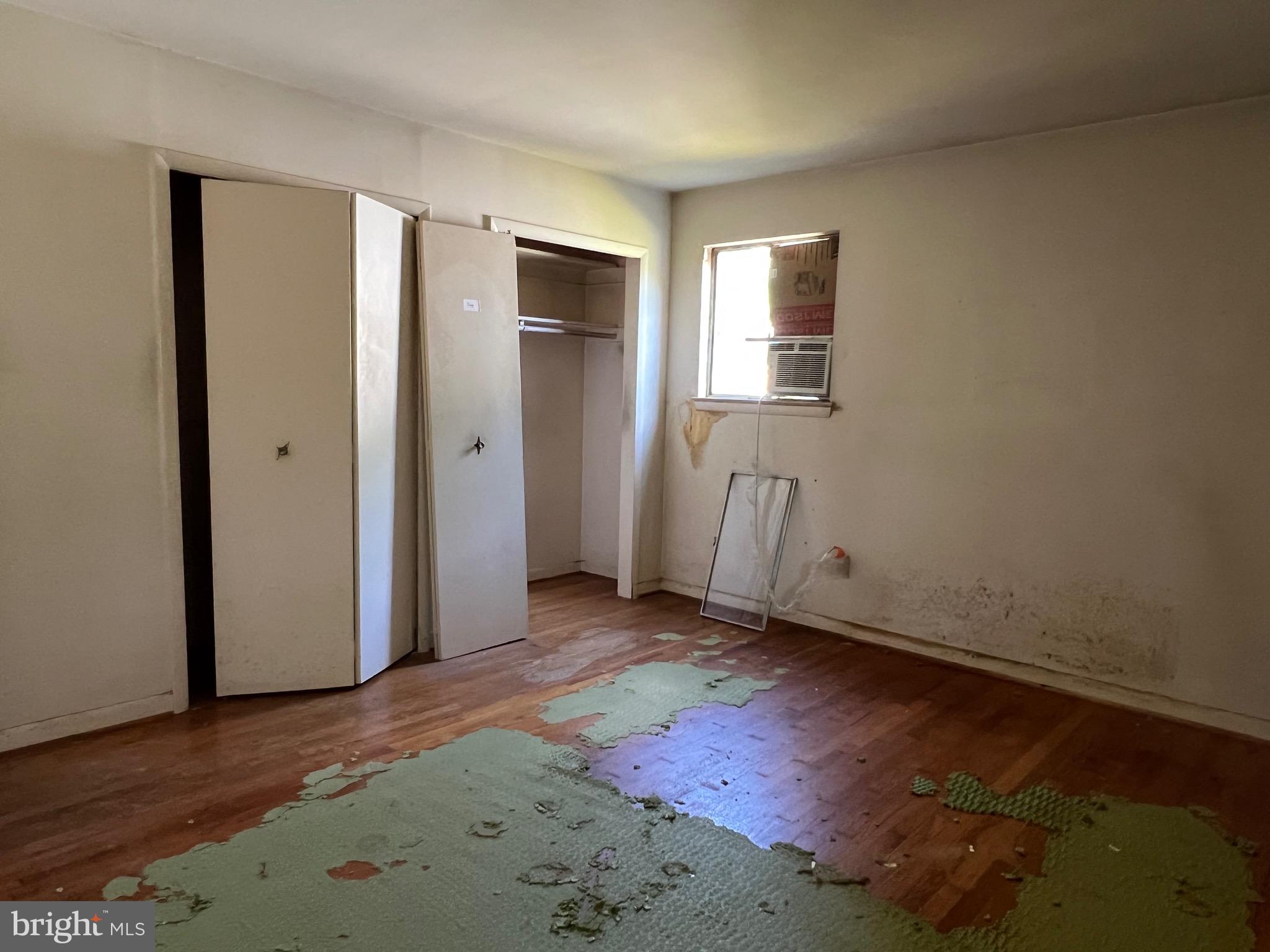 MONTROSE - Residential