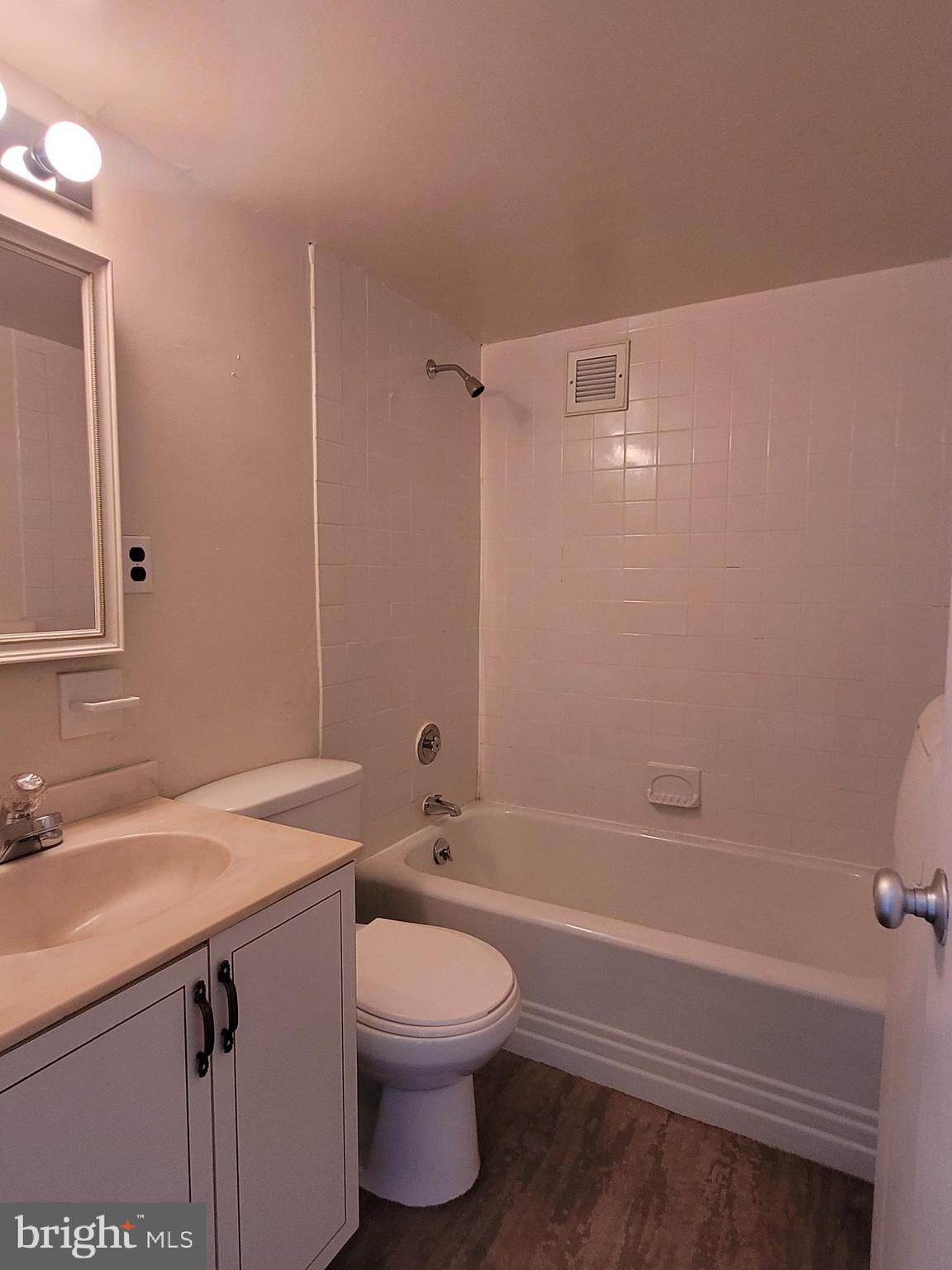 SOCIETY HILL - Residential