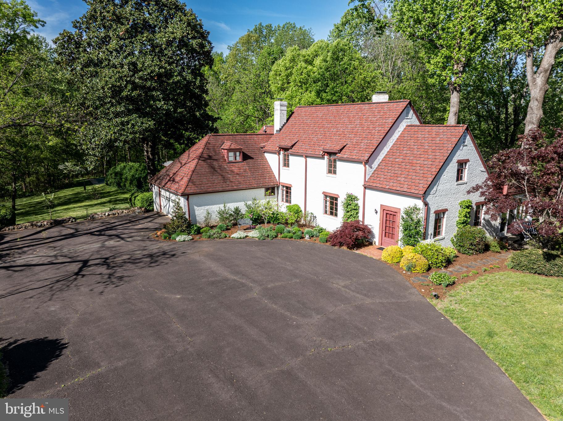 10127 LITTLE SKYLINE DRIVE